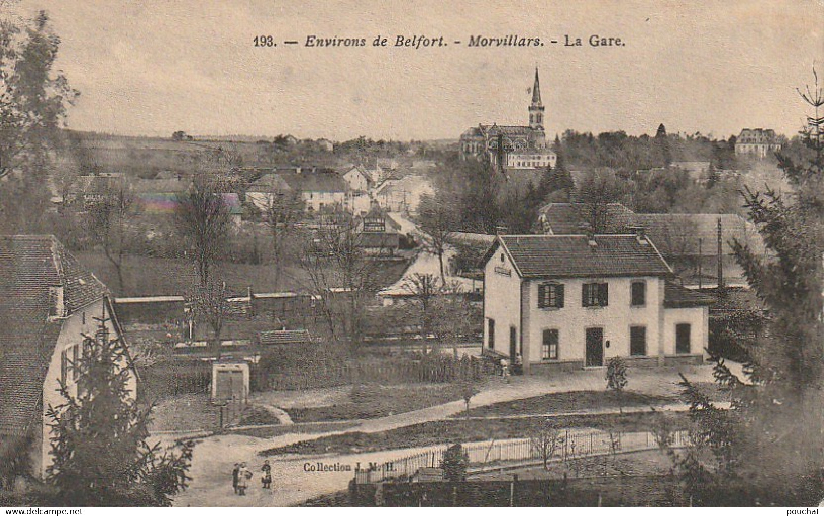 Z++ 22-(90) ENVIRONS DE BELFORT - MORVILLARS - LA GARE - WAGONS - AU LOIN , L' EGLISE - VUE GENERALE - 2 SCANS - Autres & Non Classés