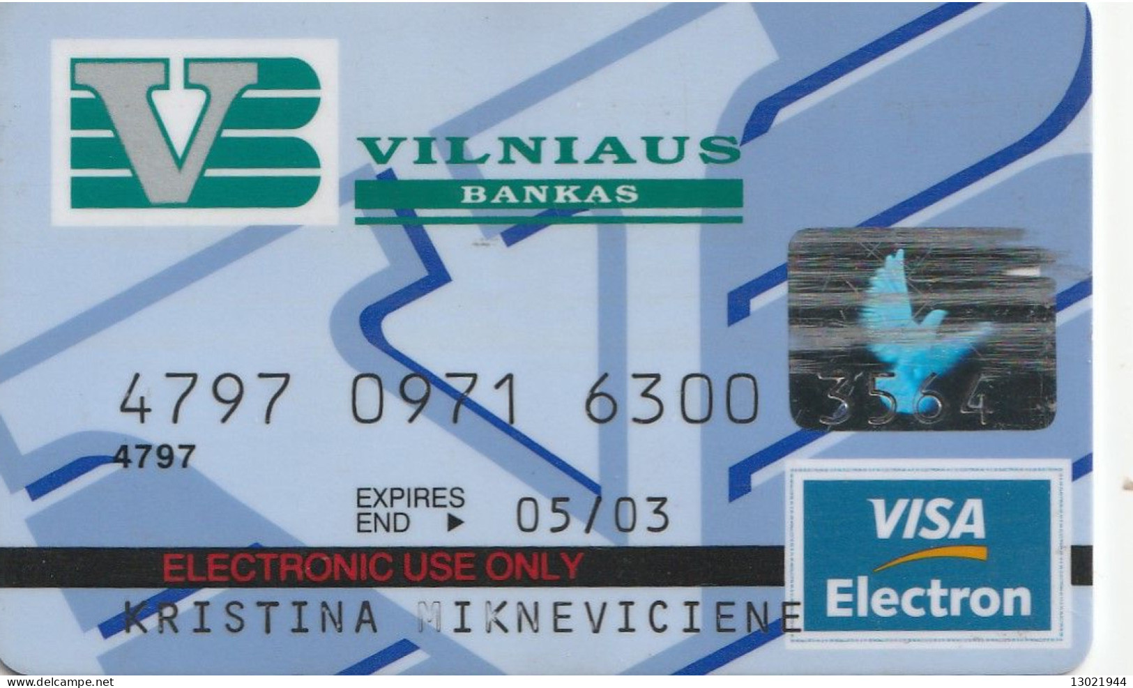 4  LITUANIA BANK CARDS - POSSIBLE SALE OF SINGLE CARDS - Cartes De Crédit (expiration Min. 10 Ans)