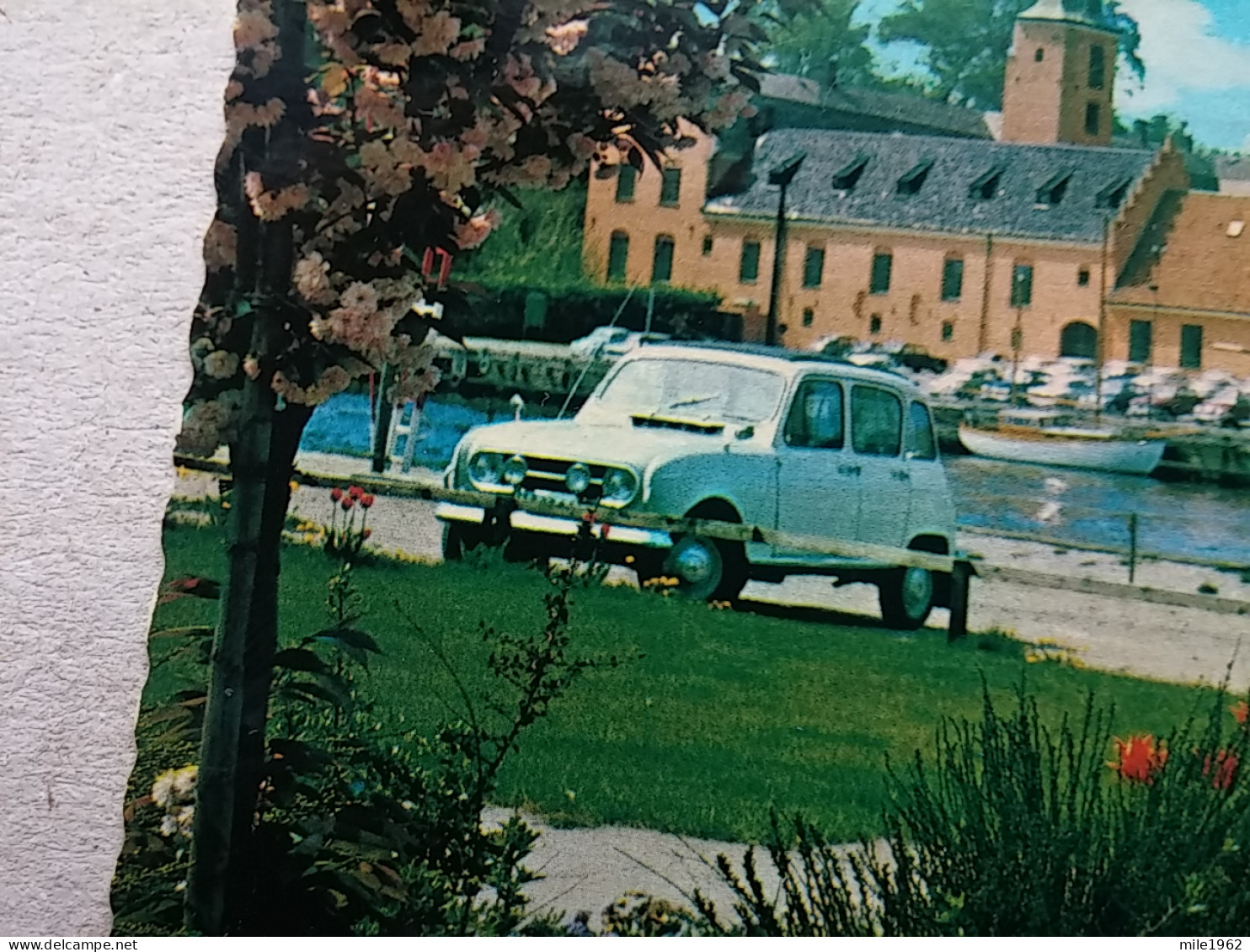 KOV 536-30 - SWEDEN, HALMSTAD, AUTO RENO 4, RENAULT - Suède