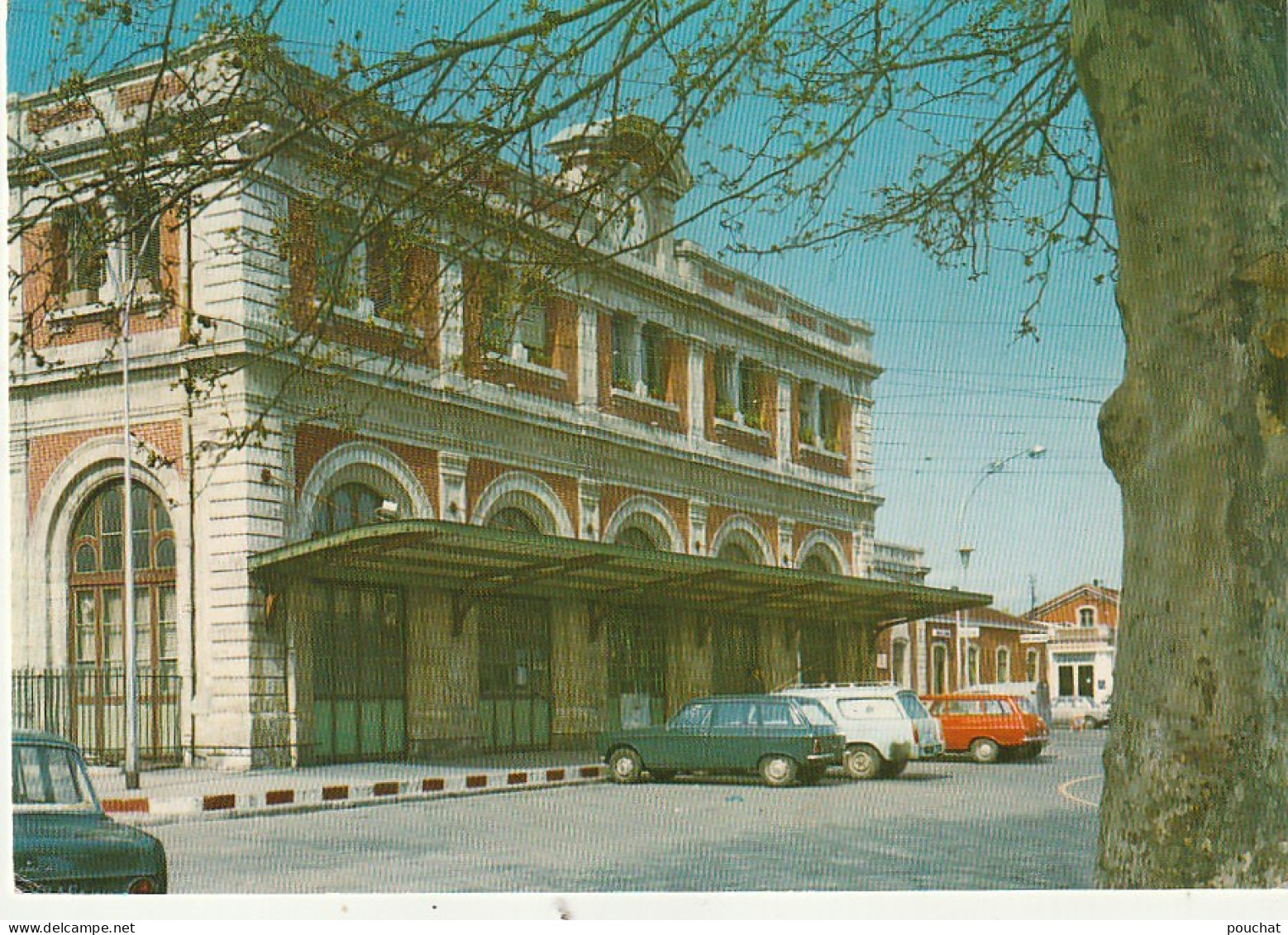 Z+ Nw 32-(66) PERPIGNAN - LA GARE - AUTOMOBILES - 2 SCANS - Perpignan