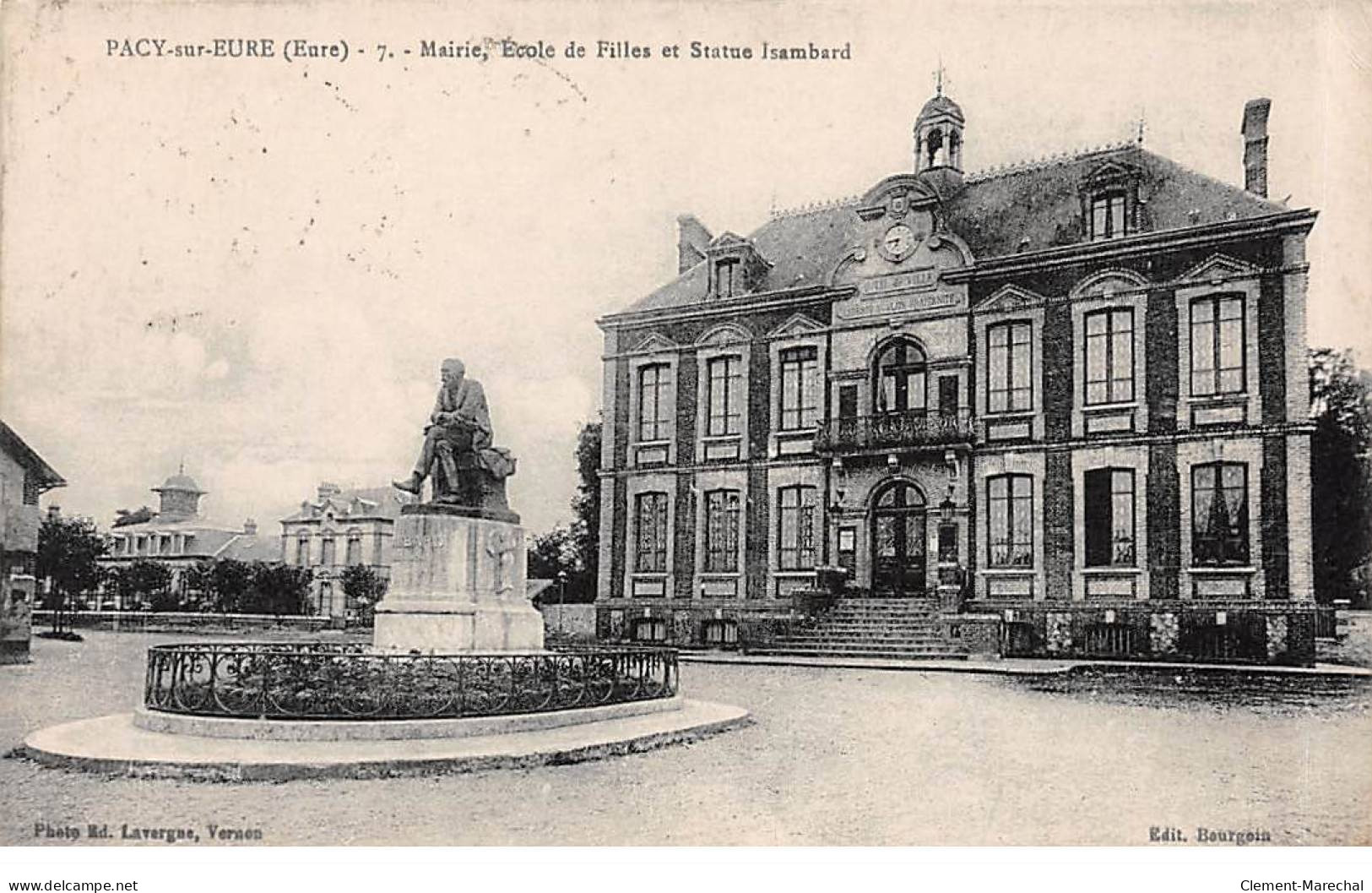 PACY SUR EURE - Mairie, Ecole De Filles Et Statue Isambard - Très Bon état - Pacy-sur-Eure