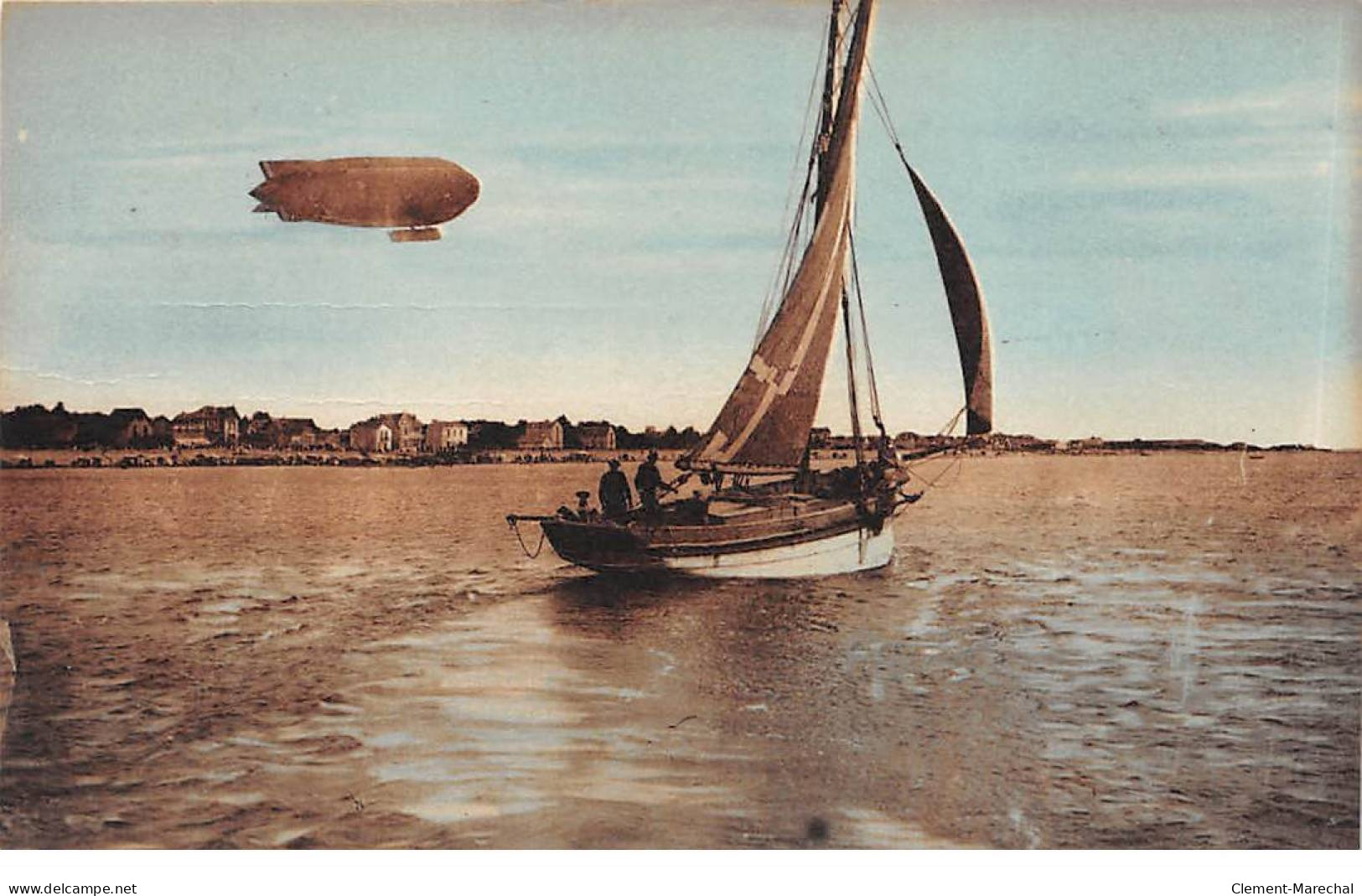 CHATELAILLON - Dirigeable évoluant Au Dessus De La Plage - Très Bon état - Châtelaillon-Plage