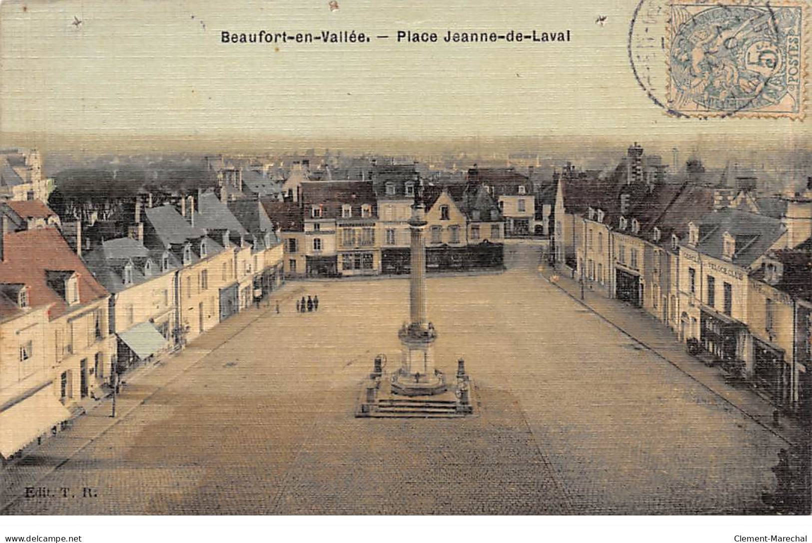 BEAUFORT EN VALLEE - Place Jeanne De Laval - état - Autres & Non Classés