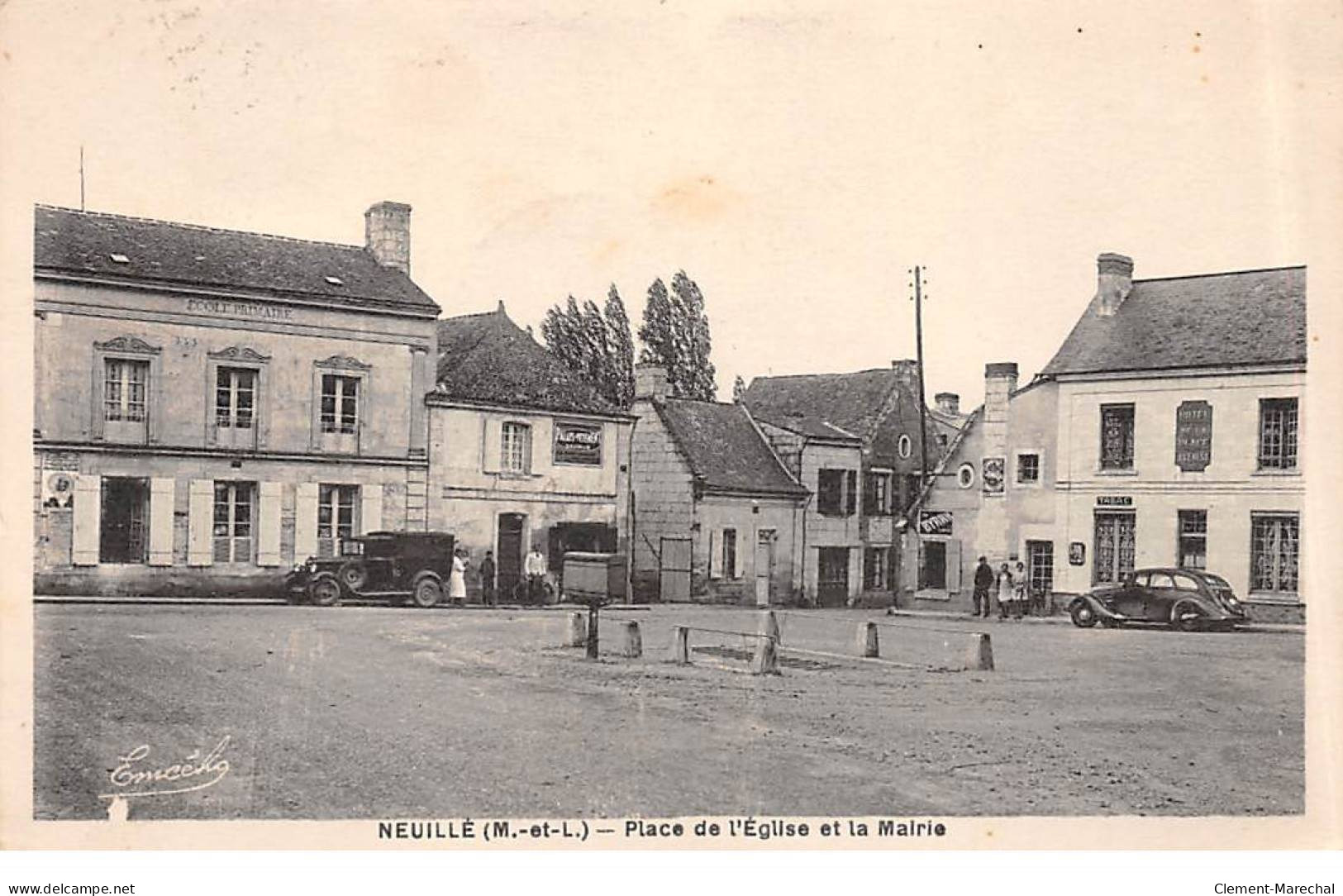 NEUILLE - Place De L'Eglise Et La Mairie - Très Bon état - Autres & Non Classés