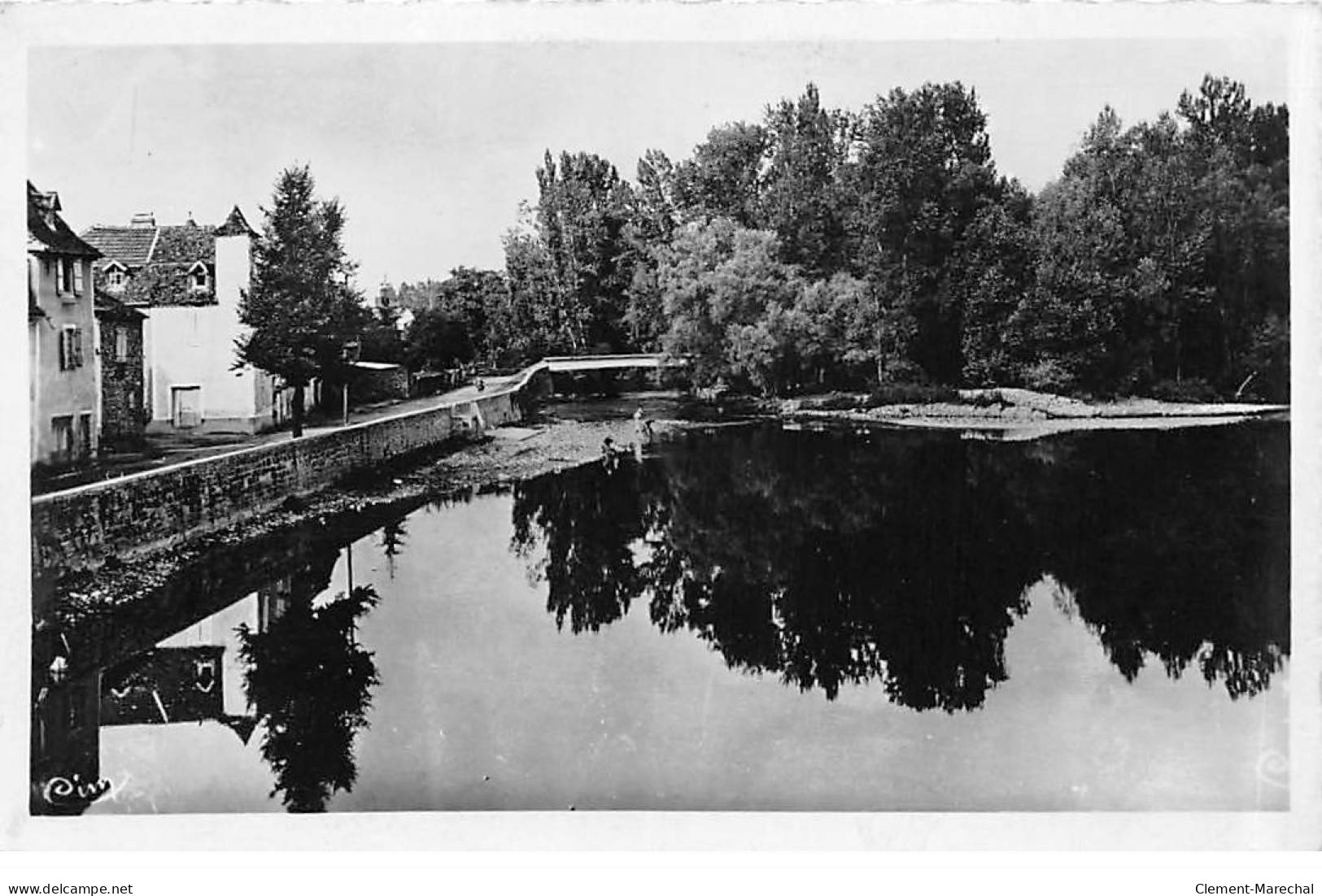 BRETENOUX - Les Quais Et L'Ile - Très Bon état - Bretenoux