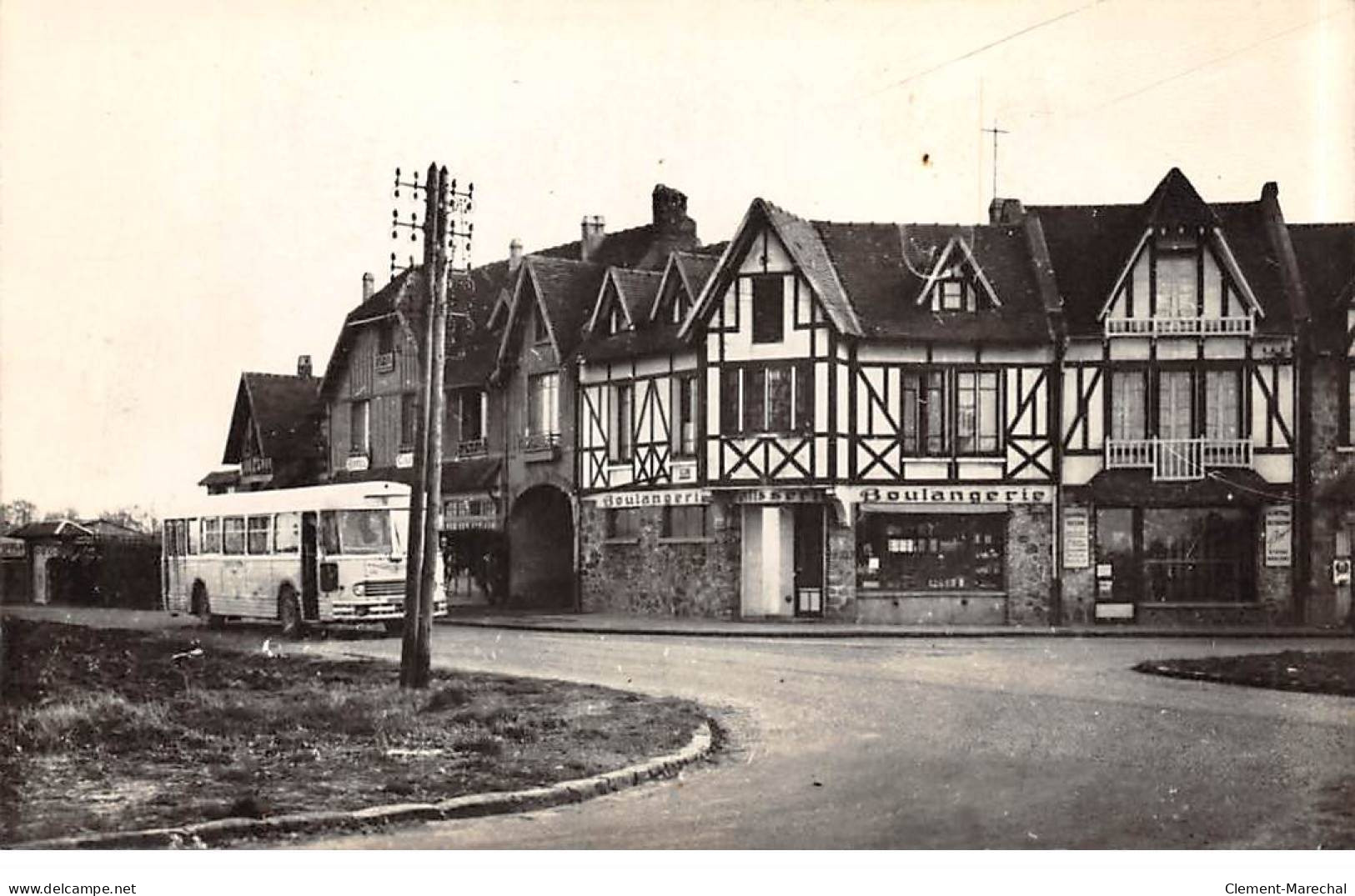 HENRIVILLE - Place Henri IV - Très Bon état - Sonstige & Ohne Zuordnung