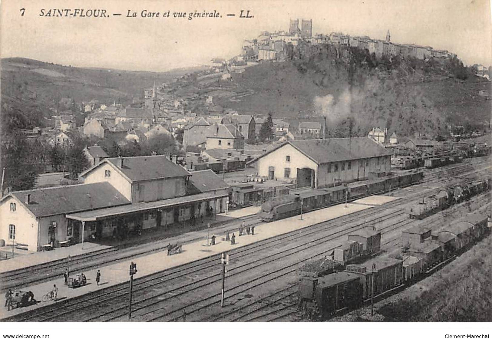 SAINT FLOUR - La Gare Et Vue Générale - Très Bon état - Saint Flour