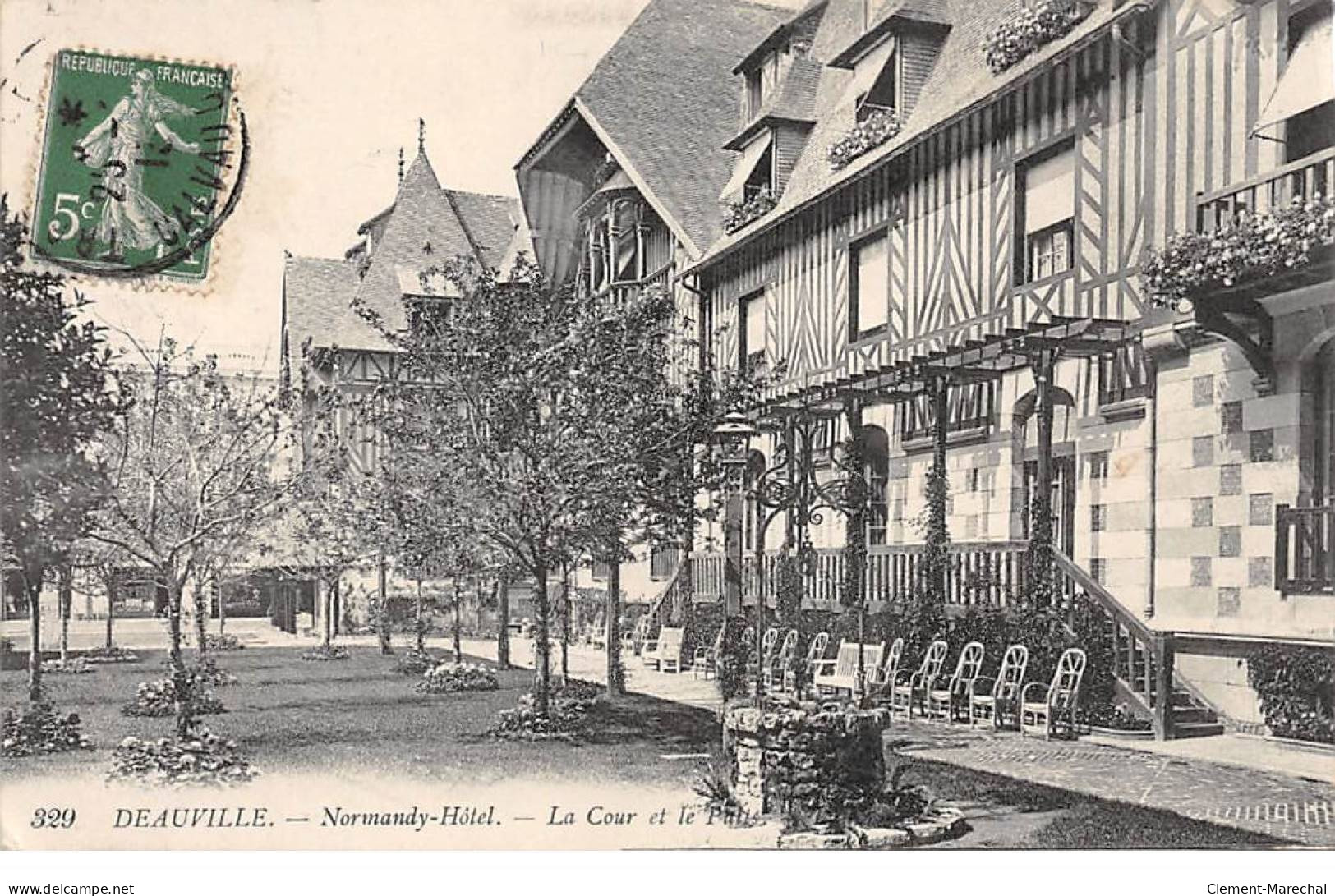 DEAUVILLE - Normandy Hôtel - La Cour Et Le Puits - Très Bon état - Deauville