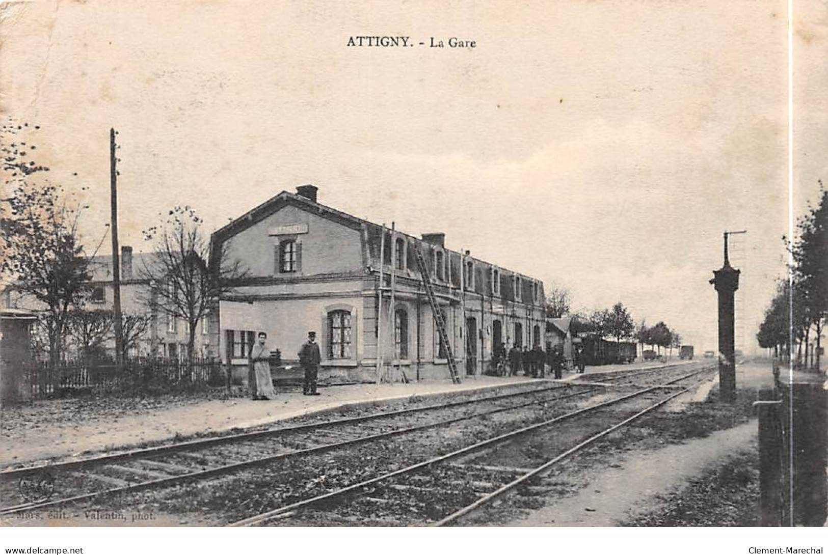 ATTIGNY - La Gare - état - Attigny