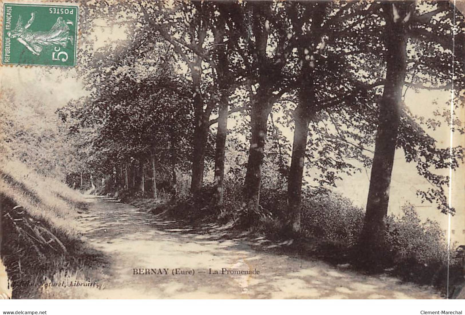 BERNAY - La Promenade - état - Bernay