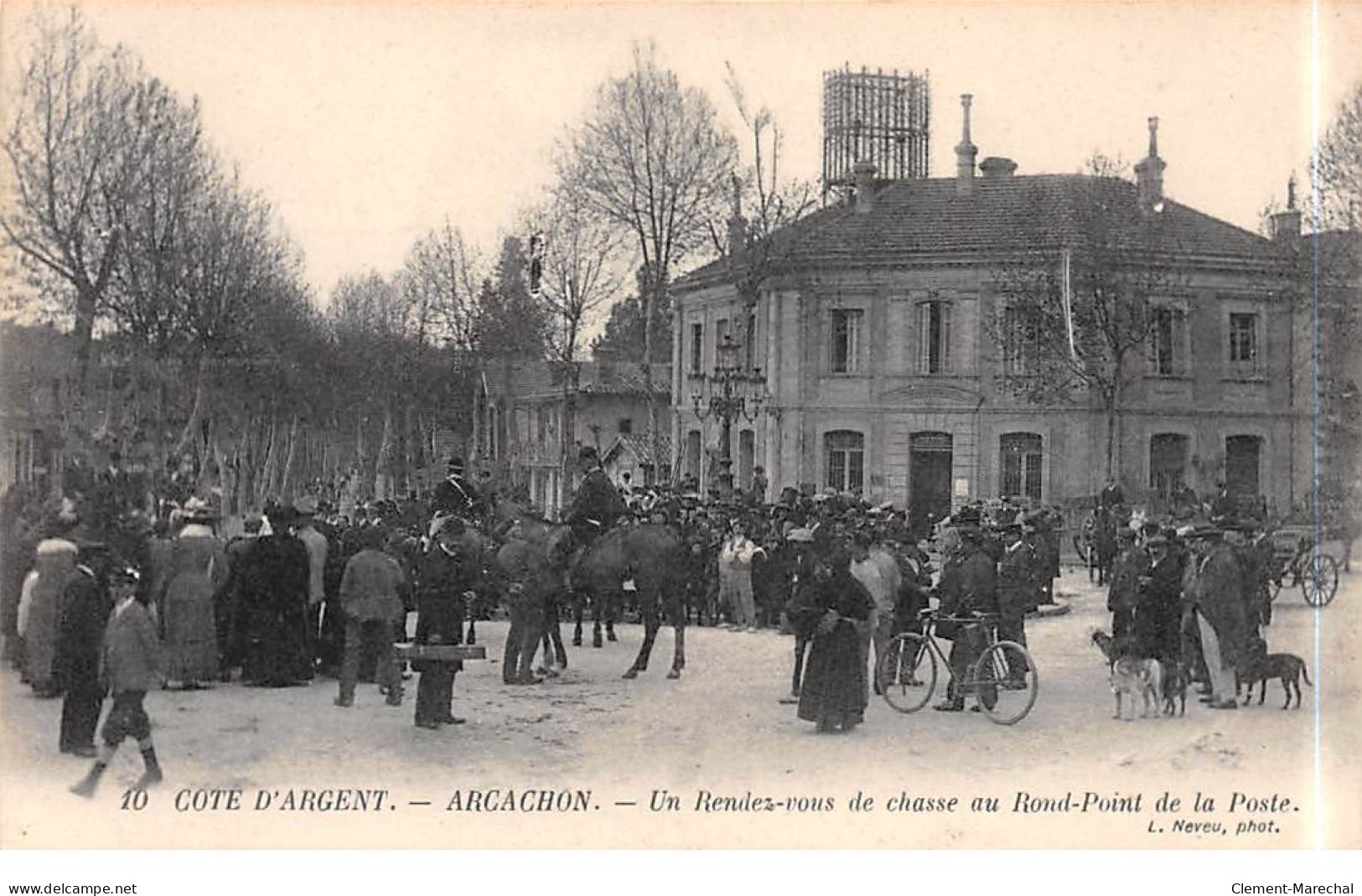 ARCACHON - Un Rendez Vous De Chasse Au Rond Point De La Poste - Très Bon état - Arcachon