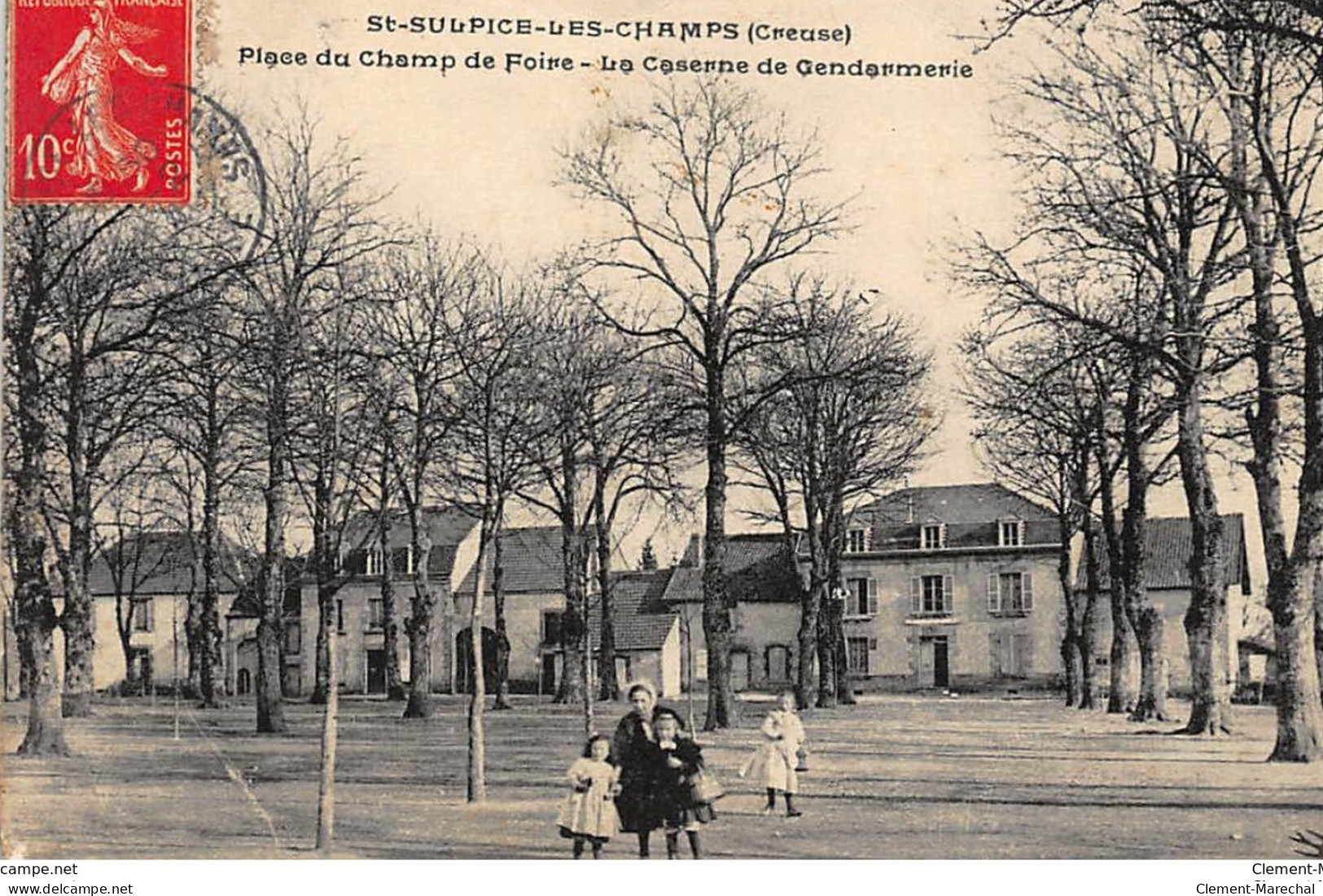 SAINT-SULPICE-les-CHAMPS : Place Du Champ De Foire, La Caserne De Gendarmerie - Etat - Other & Unclassified