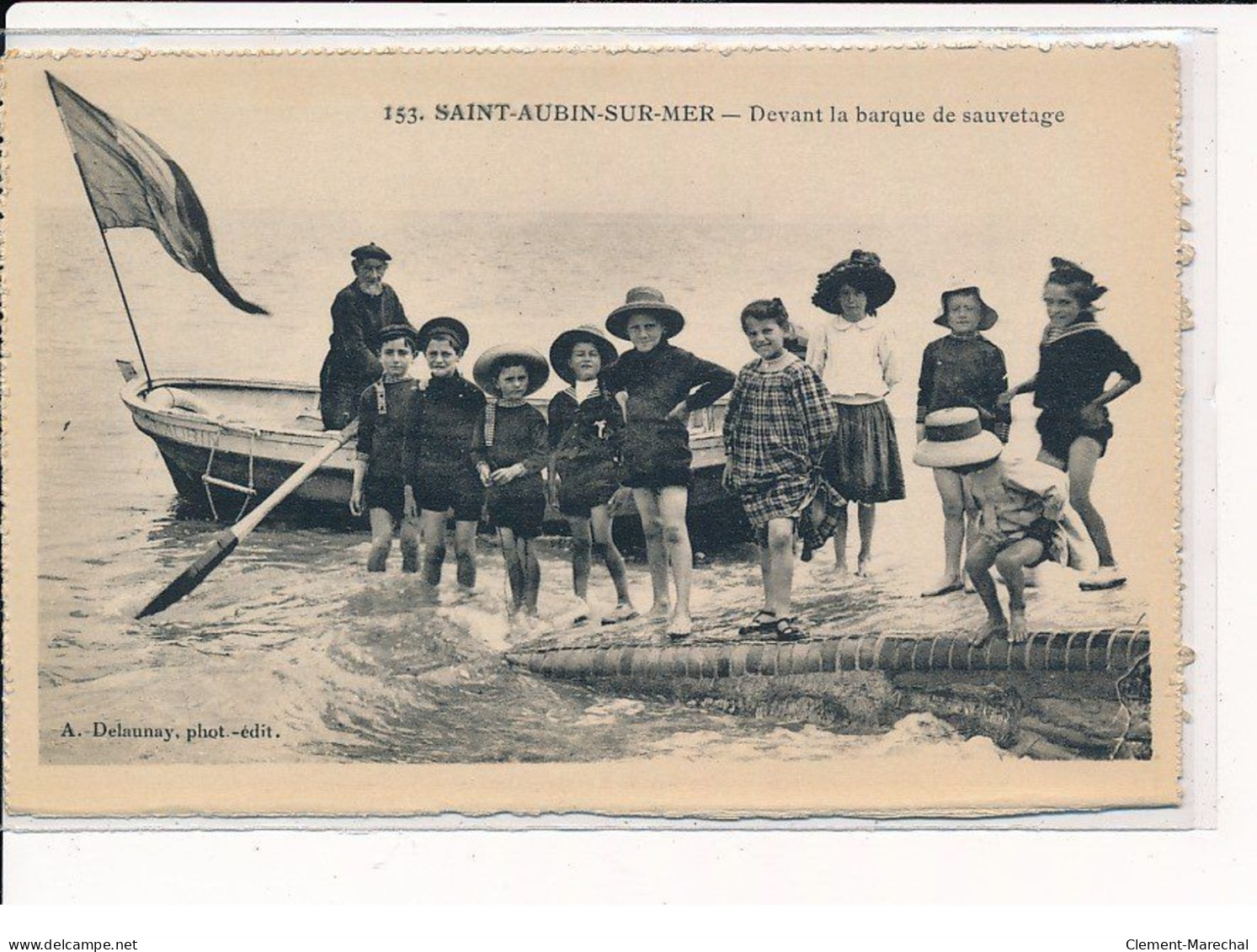 SAINT-AUBIN : Devant La Barque De Sauvetage - Très Bon état - Saint Aubin