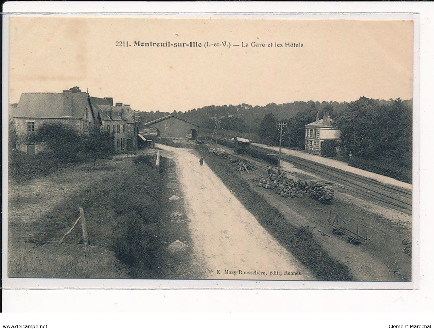 MONTREUIL-sur-ILLE : La Gare Et Les Hôtels - Très Bon état - Sonstige & Ohne Zuordnung