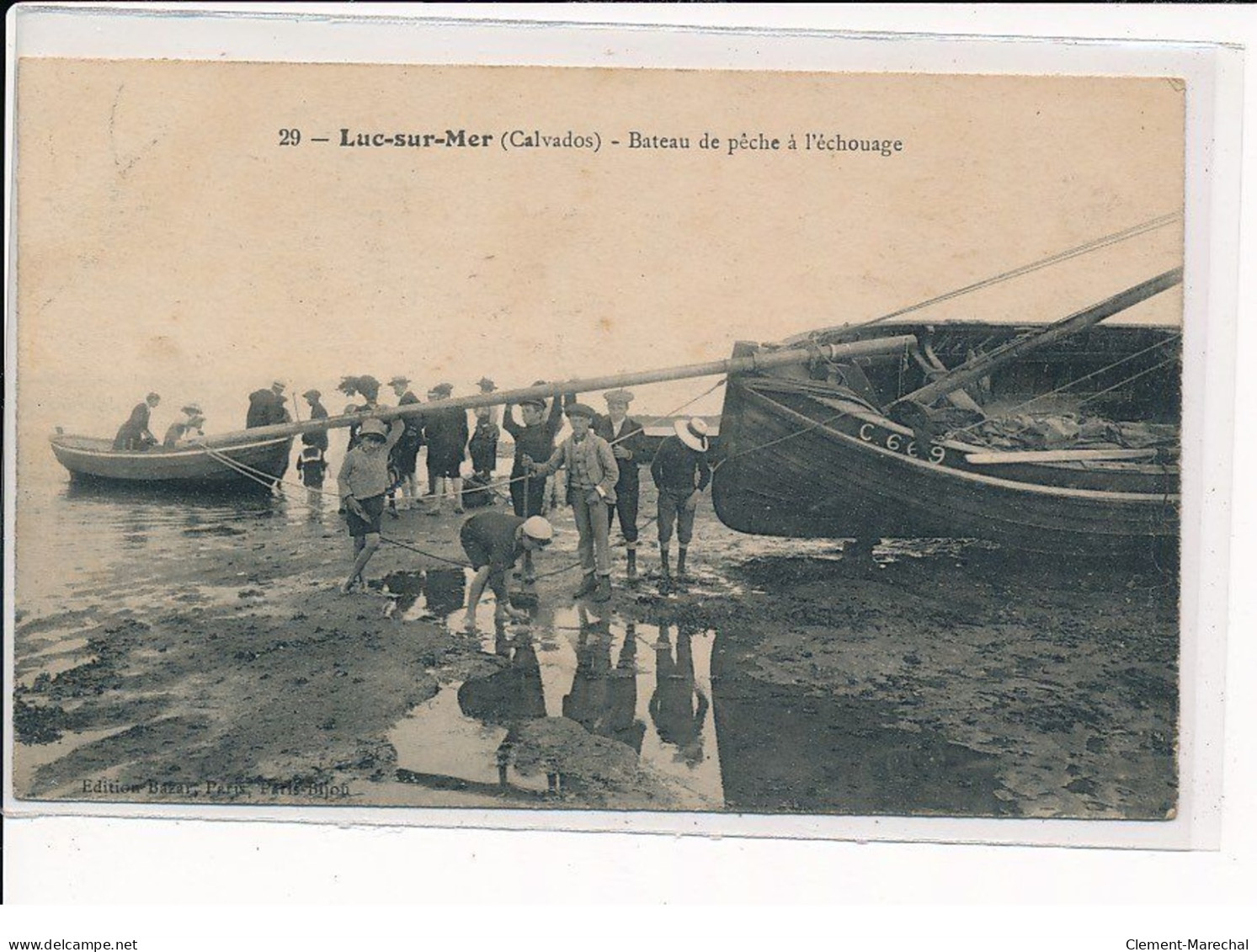 LUC-sur-MER : Bateau De Pêche à L'échouage - Très Bon état - Luc Sur Mer