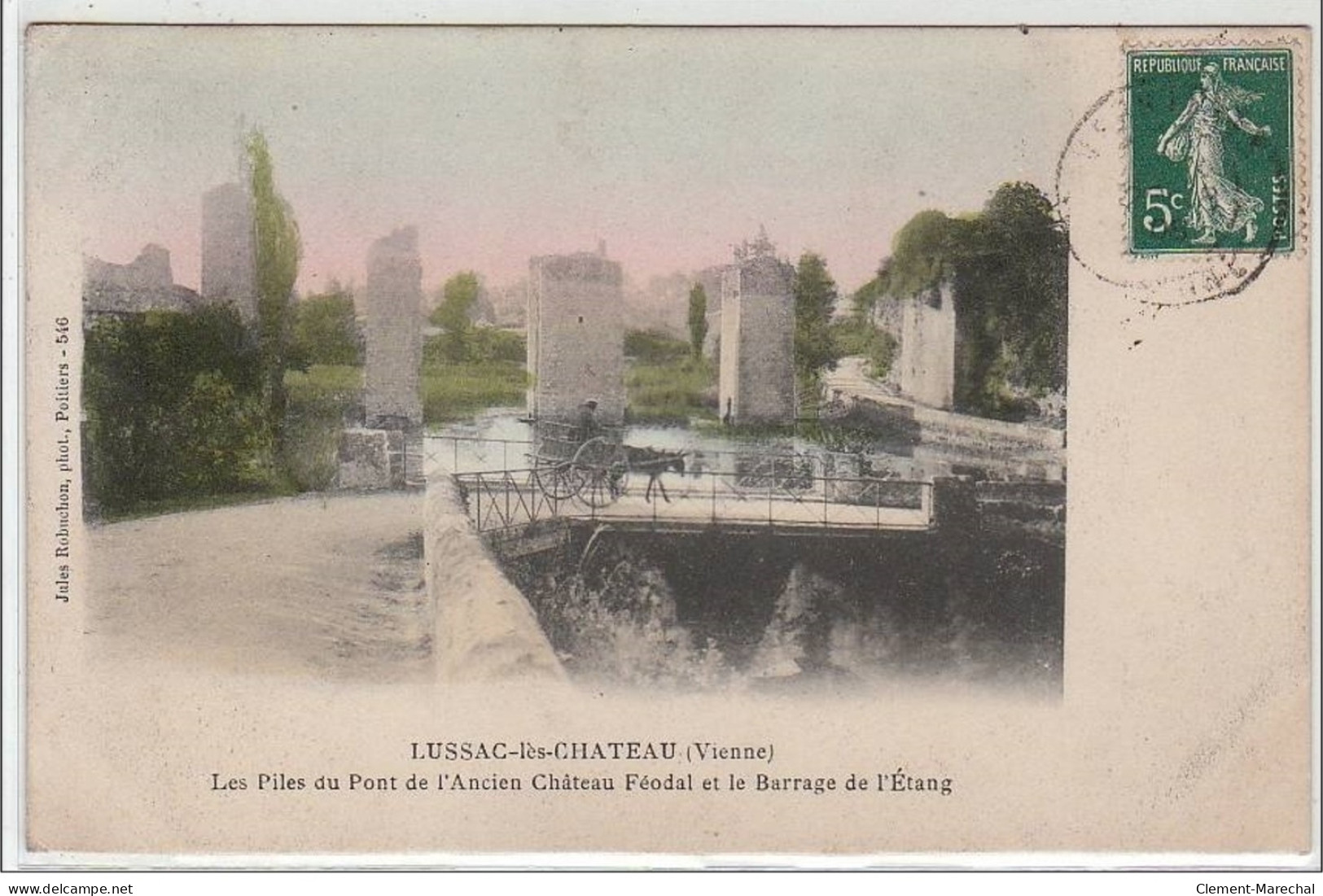LUSSAC LES CHATEAU : Les Piles Du Pont De L'ancien Château Féodal  Et Le Barrage De L'étang - Très Bon état - Lussac Les Chateaux