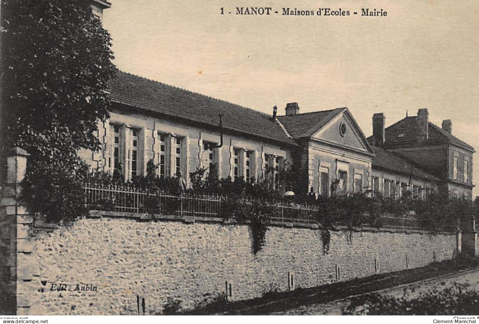 MANOT : Maisons D'ecoles, Mairie - Tres Bon Etat - Sonstige & Ohne Zuordnung