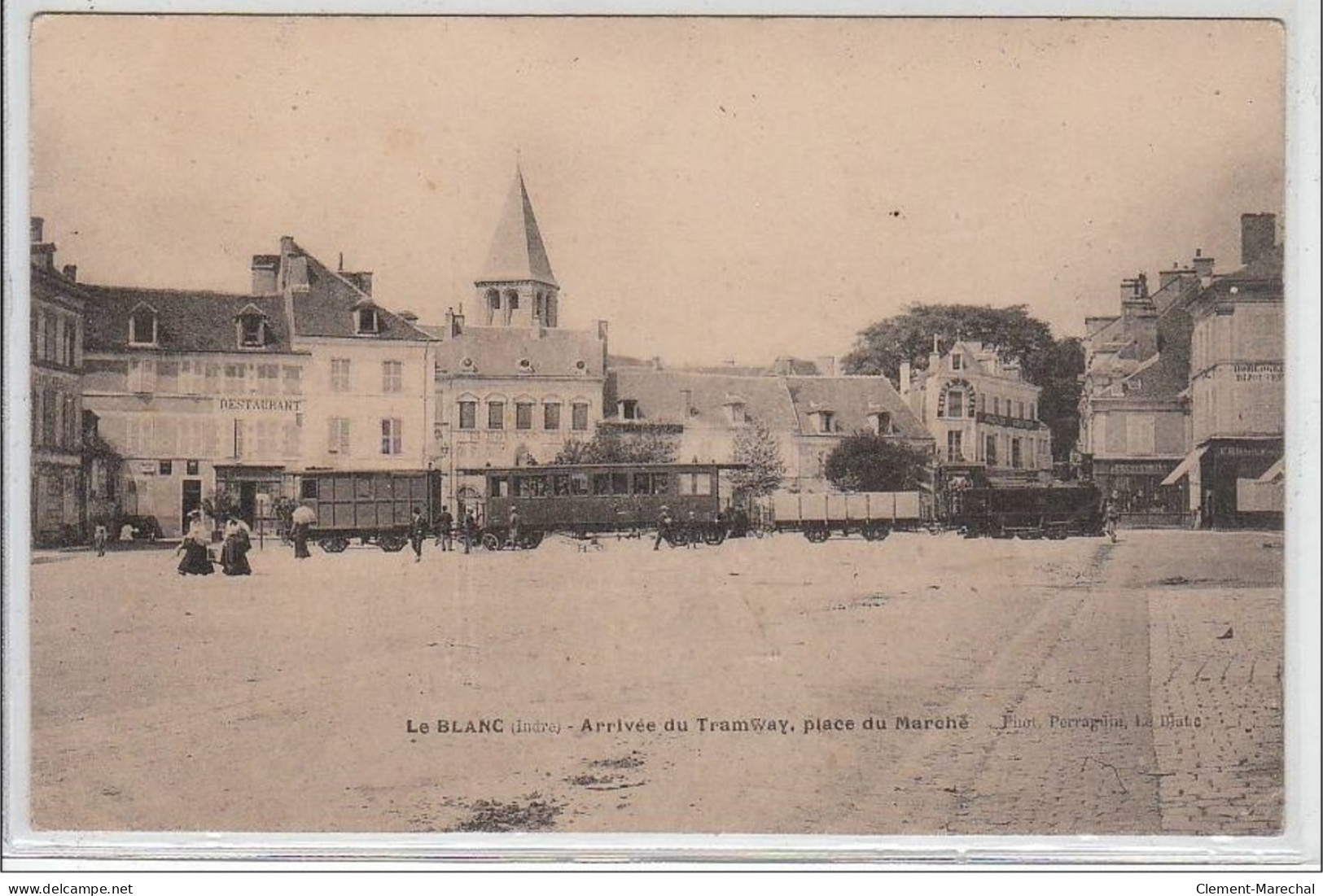 LE BLANC : Arrivée Du Tramway - Place Du Marché - Très Bon état - Le Blanc