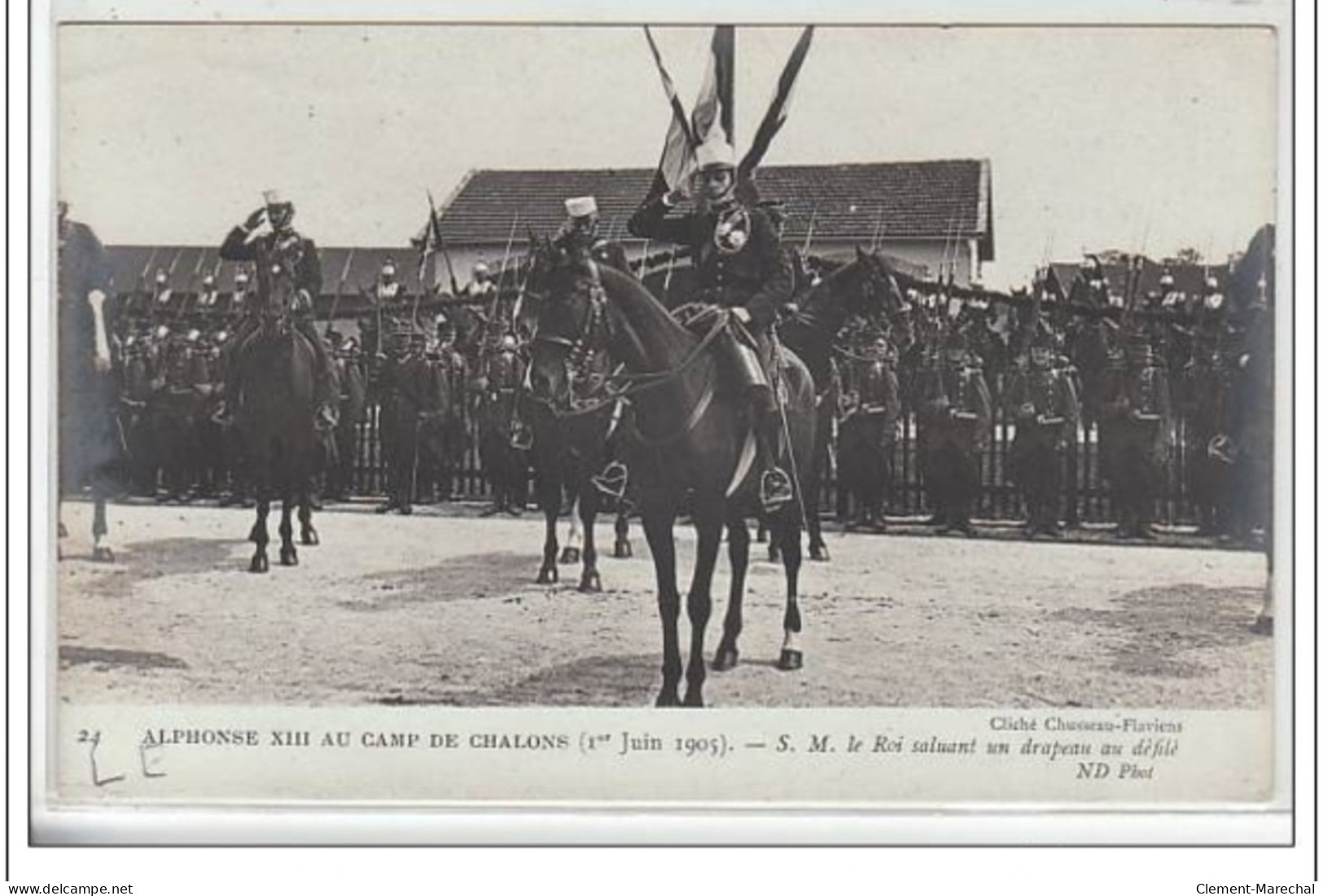 CHALONS : Alphonse XIII - 1er Juin 1905 - S. M. Le Roi Saluant Un Drapeau Au Défilé - Très Bon état - Châlons-sur-Marne