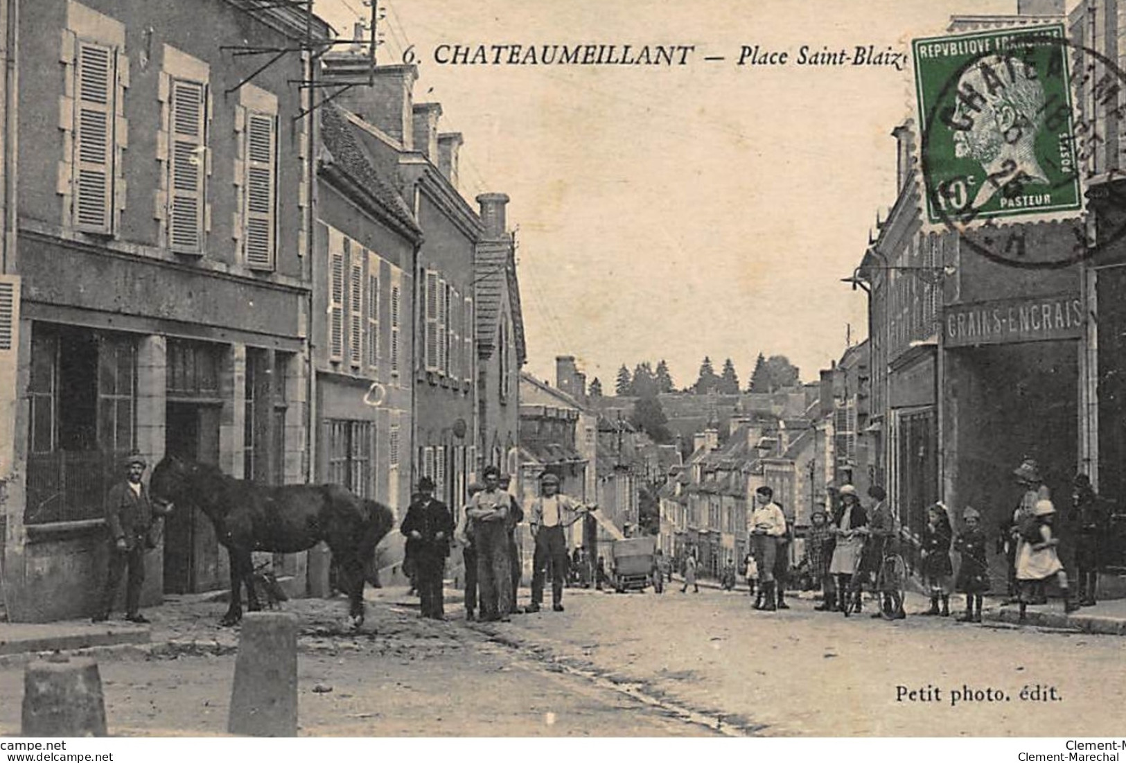 CHATEAUMEILLANT : Place Saint-blaize - Tres Bon Etat - Châteaumeillant