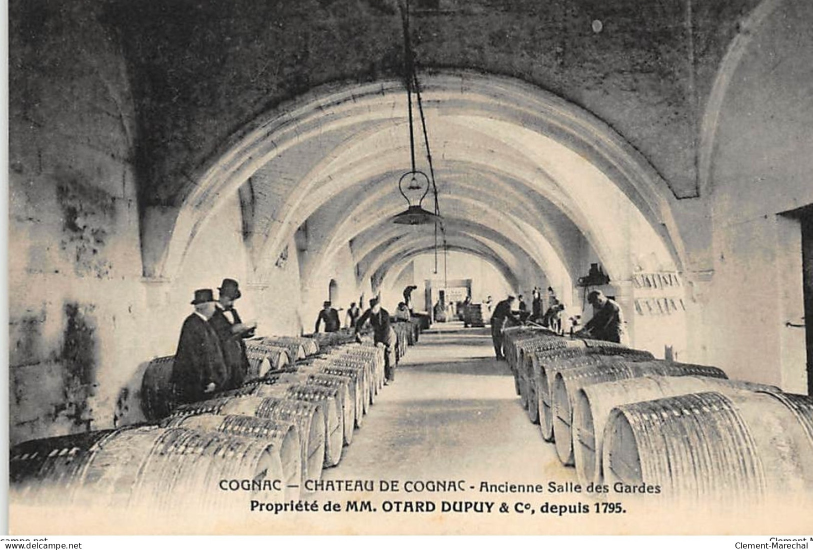 COGNAC : Chateau De Cognac Ancienne Salle Des Gardes Propriete De MM. Otard Dupuy Depuis 1795 - Tres Bon Etat - Autres & Non Classés