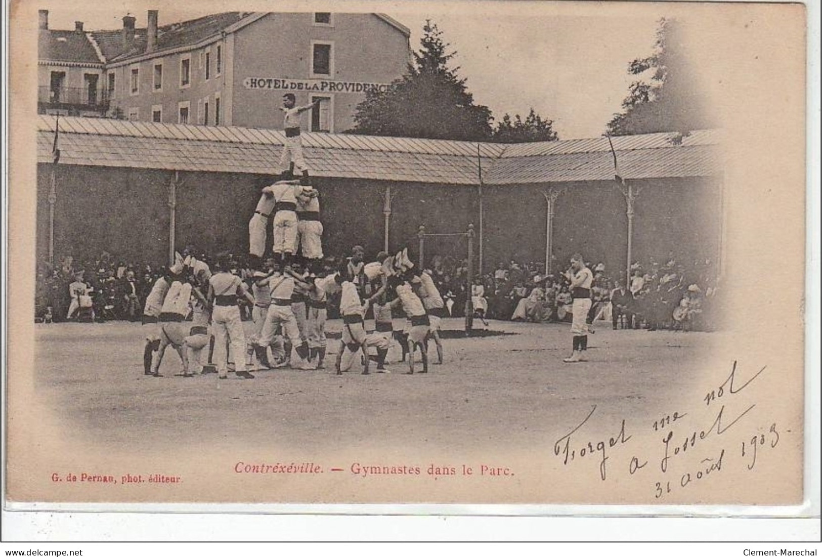 CONTREXEVILLE : Gymnastes Dans Le Parc - Très Bon état - Contrexeville