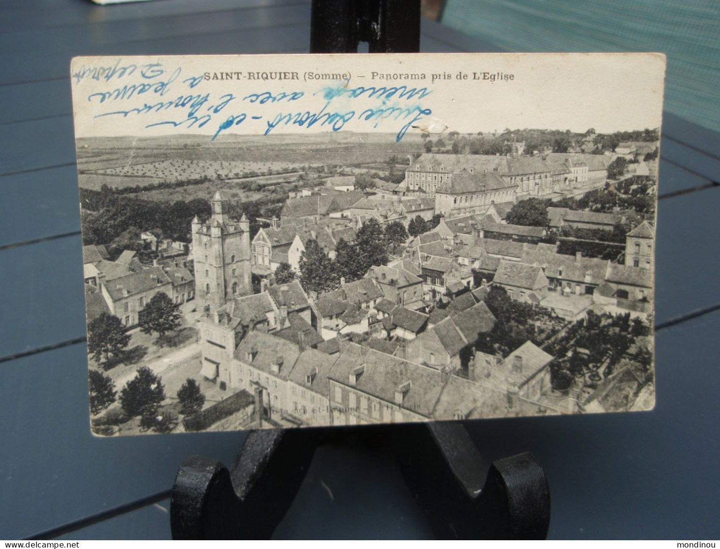 Cpa SAINT-RIQUIER Panorama Pris De L'Eglise. 1946 - Meules Dans Les Champs. - Saint Riquier