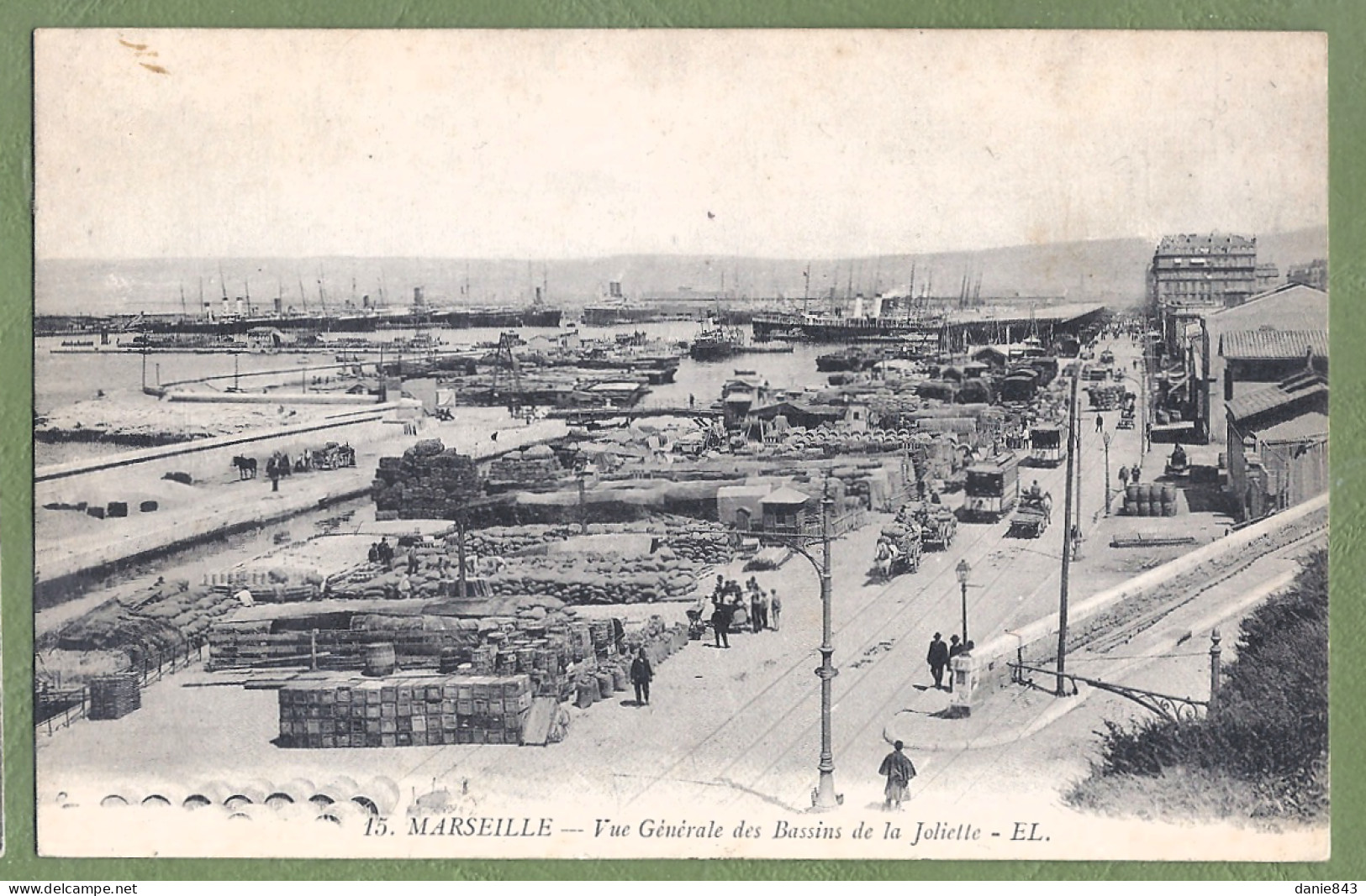 CPA  - BOUCHES DU RHONE - MARSEILLE -VUE GÉNÉRALE DES BASSINS DE LA JOLIETTE -  Animation, Attelages, Tramways - Joliette, Havenzone