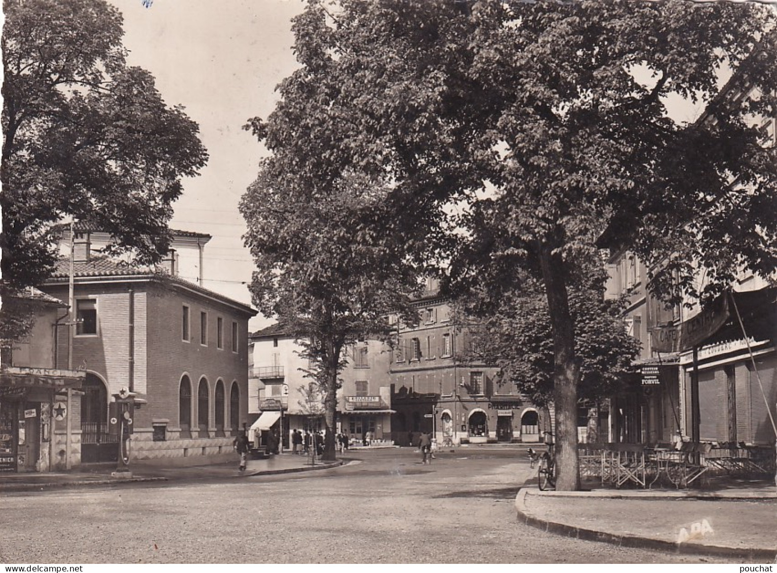 Z++ Nw-(82) CAUSSADE - LA POSTE ET LA PLACE DE LA MAIRIE - COMMERCES - Caussade