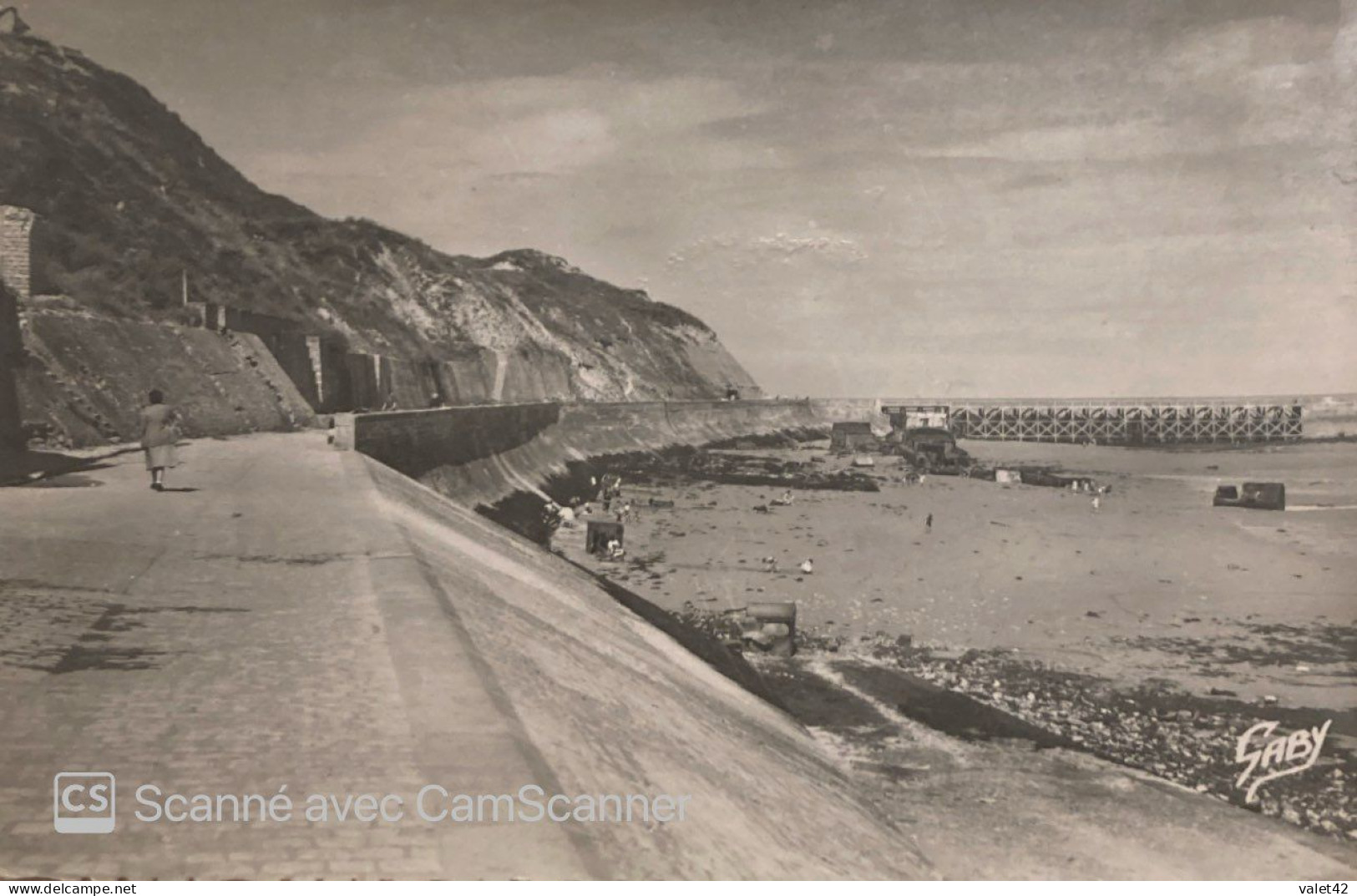 14  PORT EN BESSIN LA FALAISE ET LA PLAGE - Port-en-Bessin-Huppain