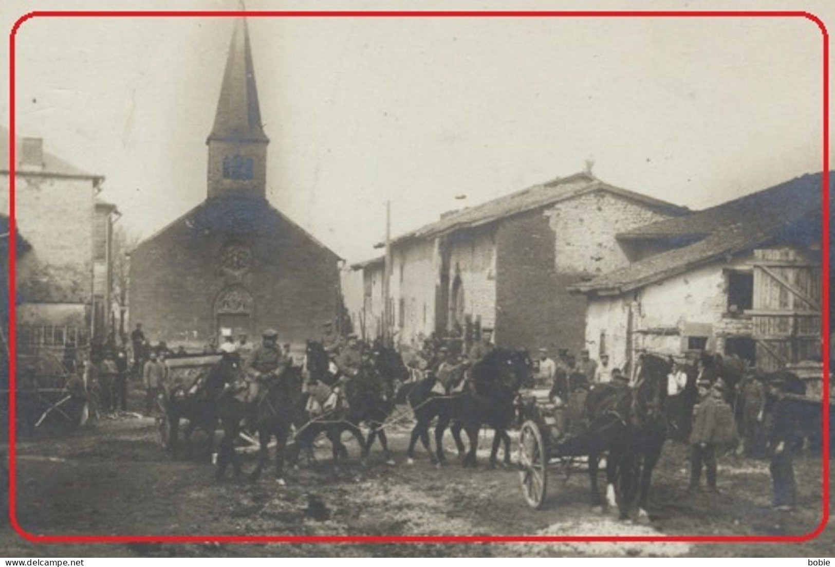 Vaux Ardennes - Carte Photo Convoi Allemand Face à L'église - Cachets " Reserv. Inft. Reg. 87 " / Guerre De 1914-18. - Autres & Non Classés