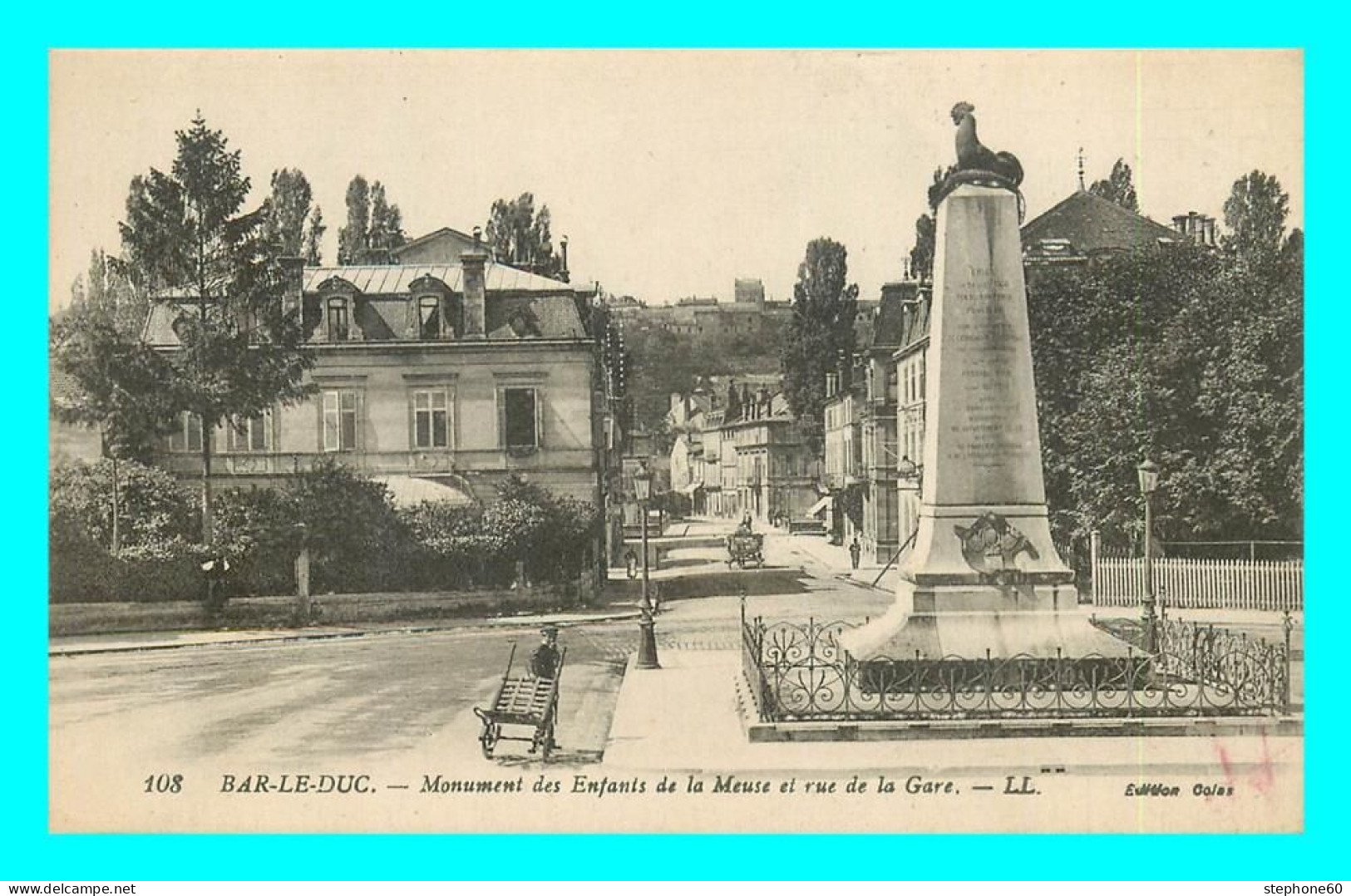 A845 / 501 55 - BAR LE DUC Monument Des Enfants De La Meuse Et Rue De La Gare - Bar Le Duc