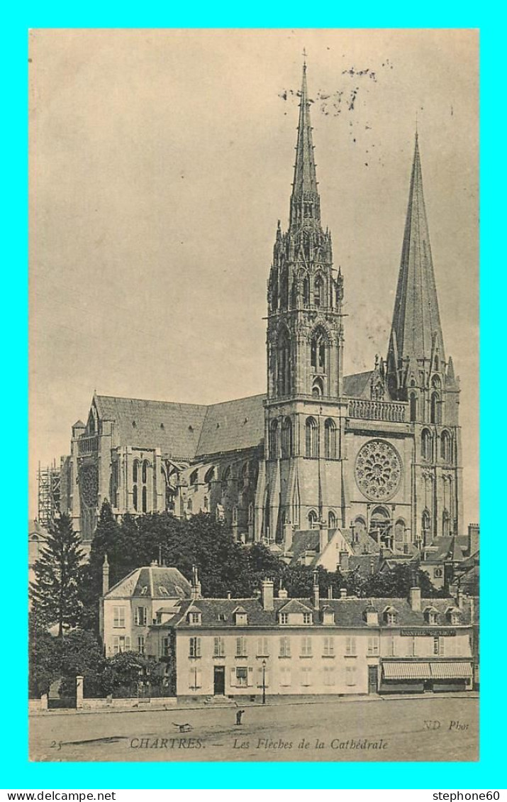 A844 / 471 28 - CHARTRES Les Fleches De La Cathédrale - Chartres