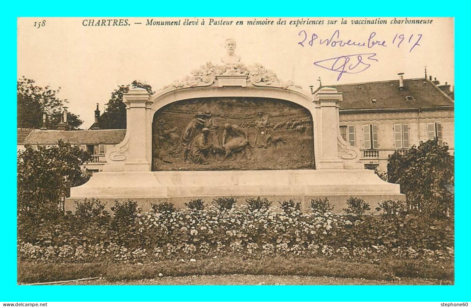 A839 / 189 28 - CHARTRES Monument élevé à Pasteur - Chartres