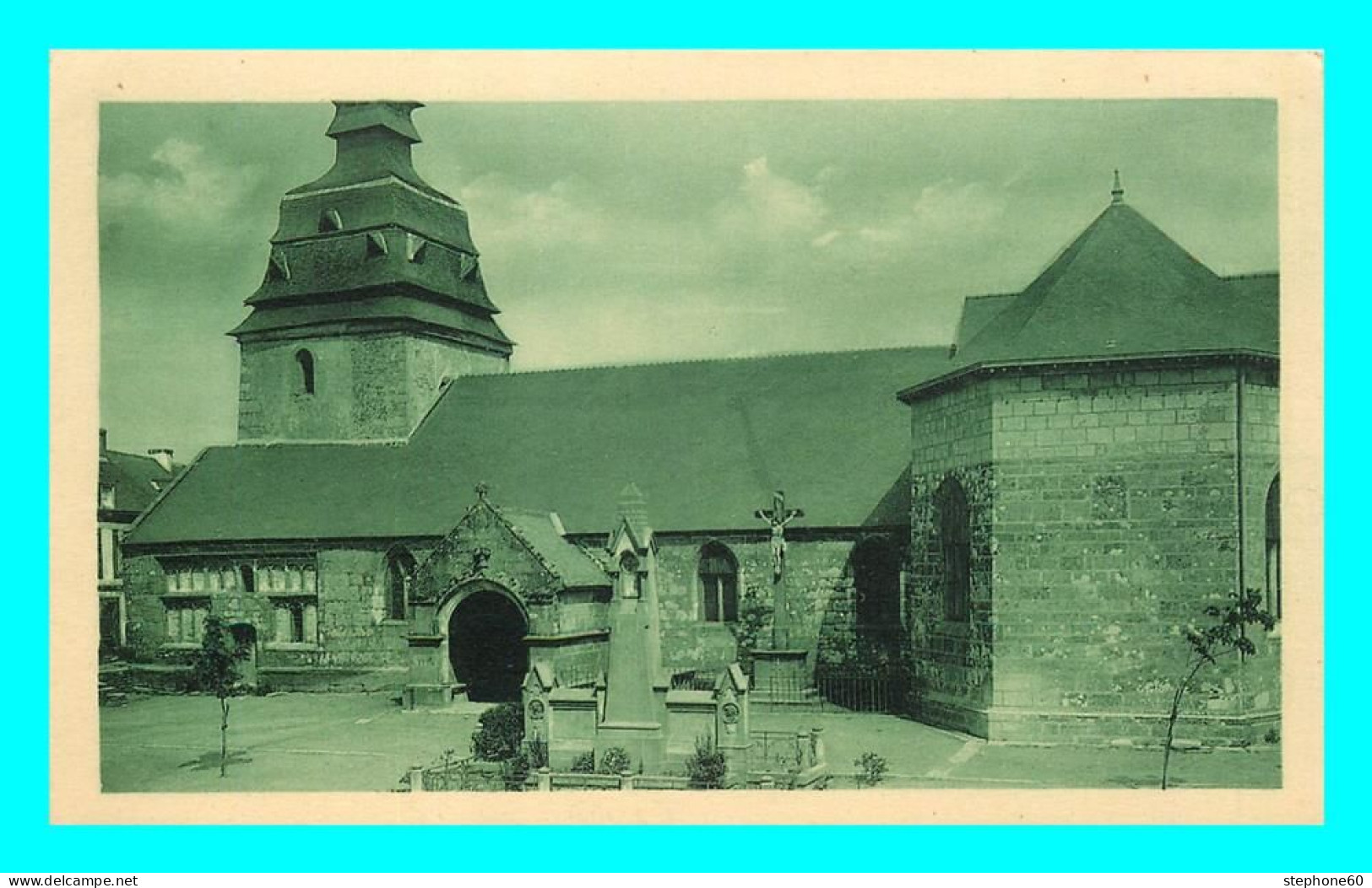 A841 / 037 56 - LE FAOUET Eglise Et Monument Aux Morts - Le Faouet