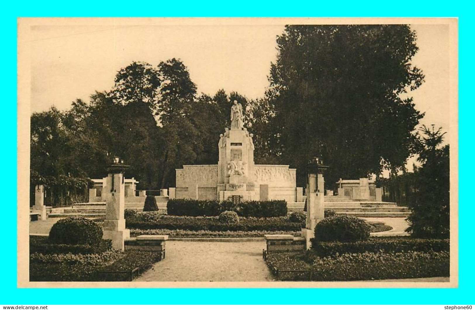 A873 / 165 18 - VIERZON Monument Aux Morts - Vierzon