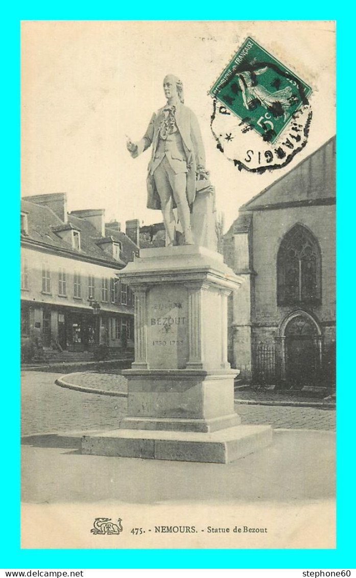 A873 / 499 77 - NEMOURS Statue De Bezout - Nemours