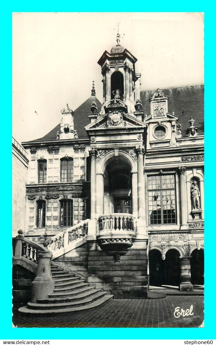 A871 / 601 17 - LA ROCHELLE Hotel De Ville Le Campanile - La Rochelle