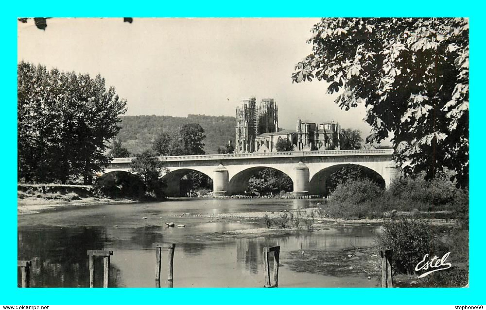 A871 / 589 54 - TOUL Cathédrale Et Pont Sur La Moselle - Toul