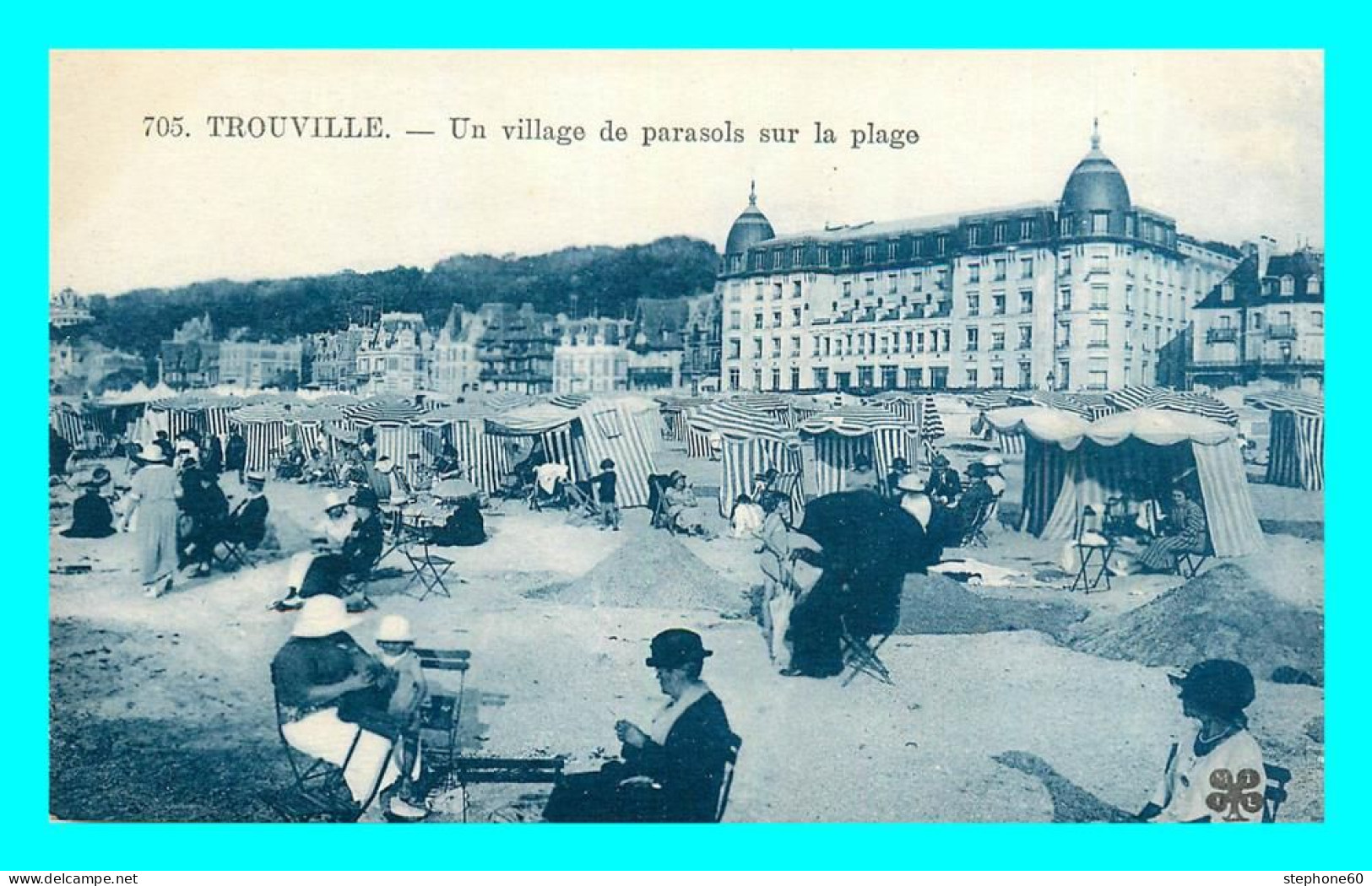 A869 / 199 14 - DEAUVILLE Village De Parasols Sur La Plage - Deauville
