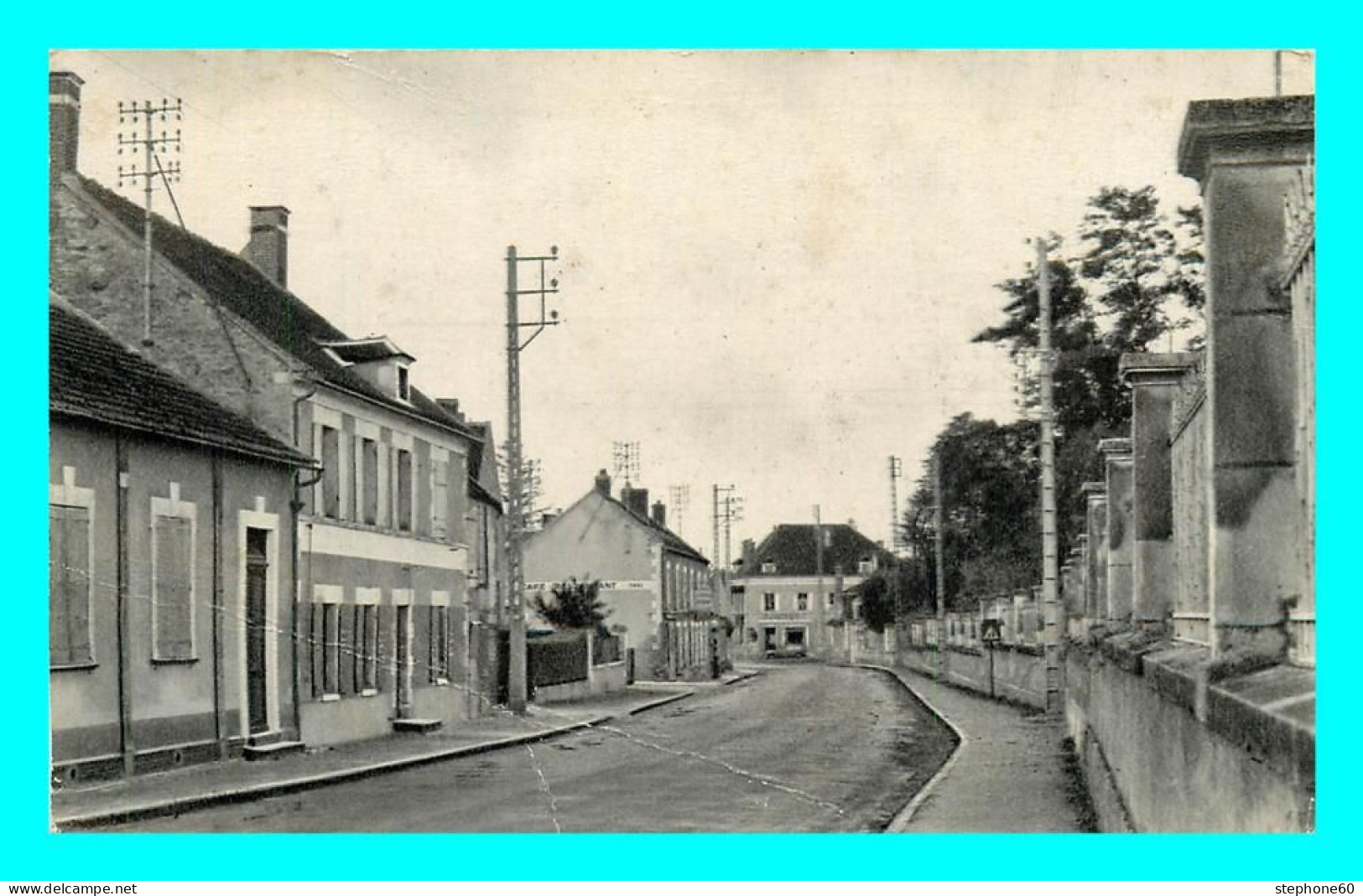 A871 / 009 89 - MONETEAU Centre Du Pays Route D'auxerre - Moneteau