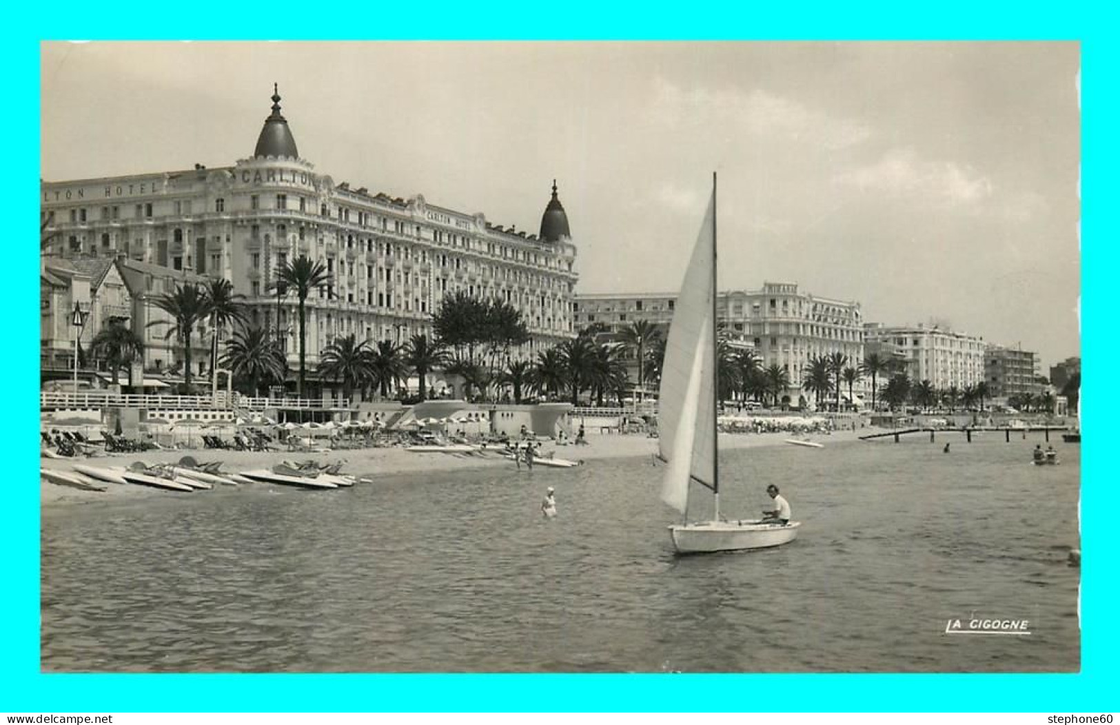 A866 / 513 06 - CANNES Plage Et Les Hotels - Cannes