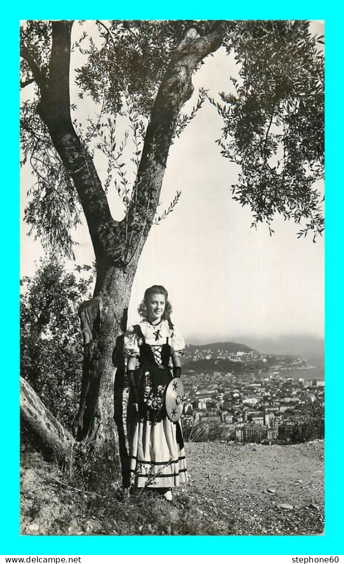 A864 / 679 06 - NICE Jeune Fille En Costume Local ( Folklore ) - Altri & Non Classificati