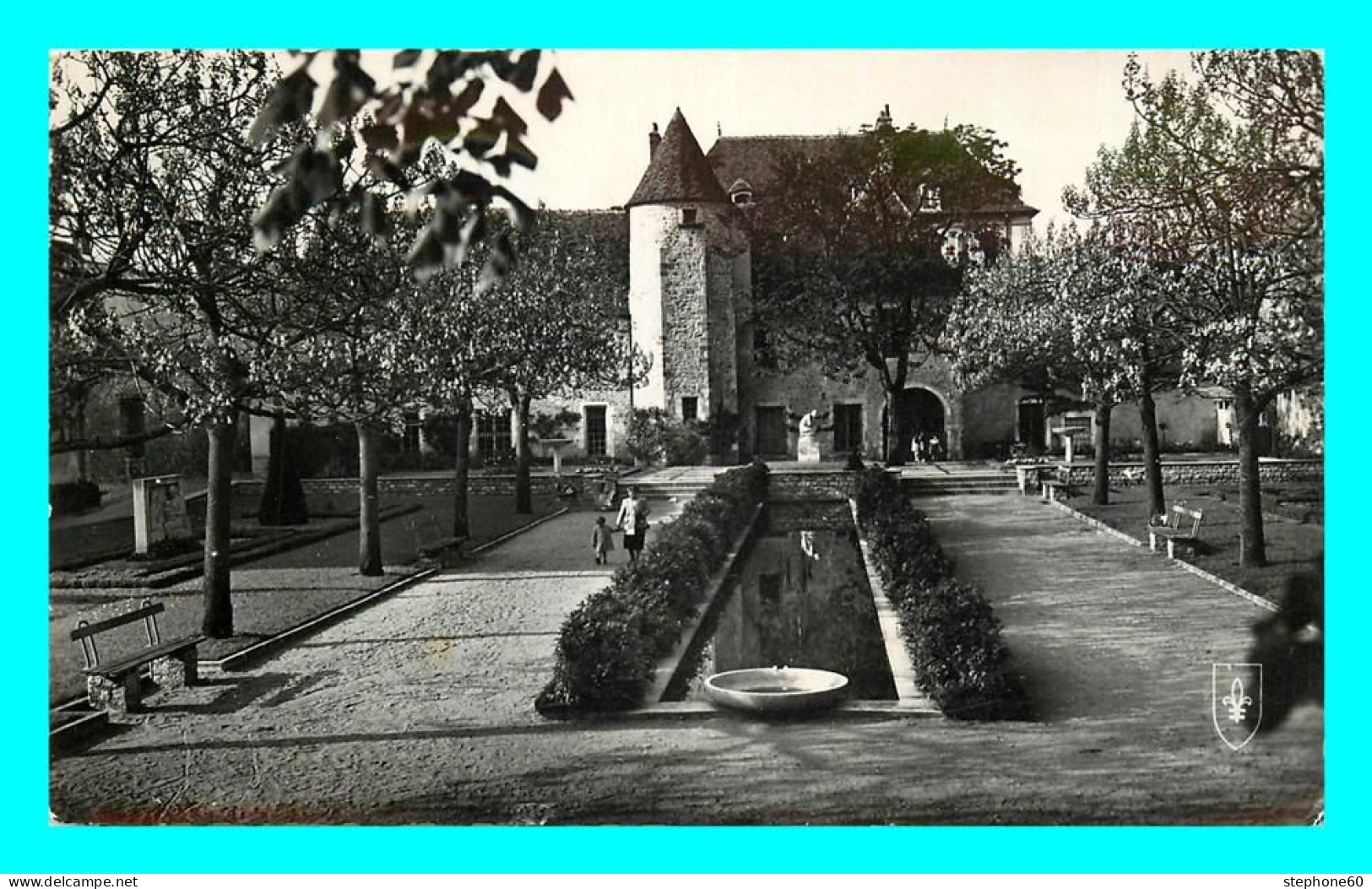 A864 / 017 18 - SAINT AMAND MONTROND Jardin Du Musée - Saint-Amand-Montrond