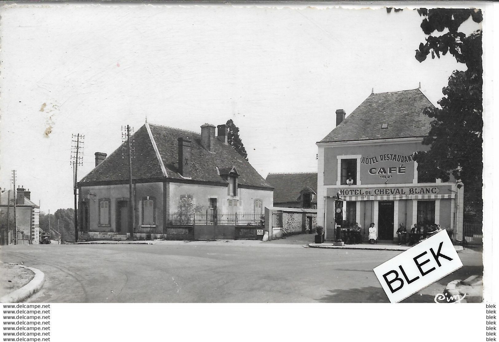 45 . Loiret : Coullons : Place Du Sergent Bildstein  . - Other & Unclassified