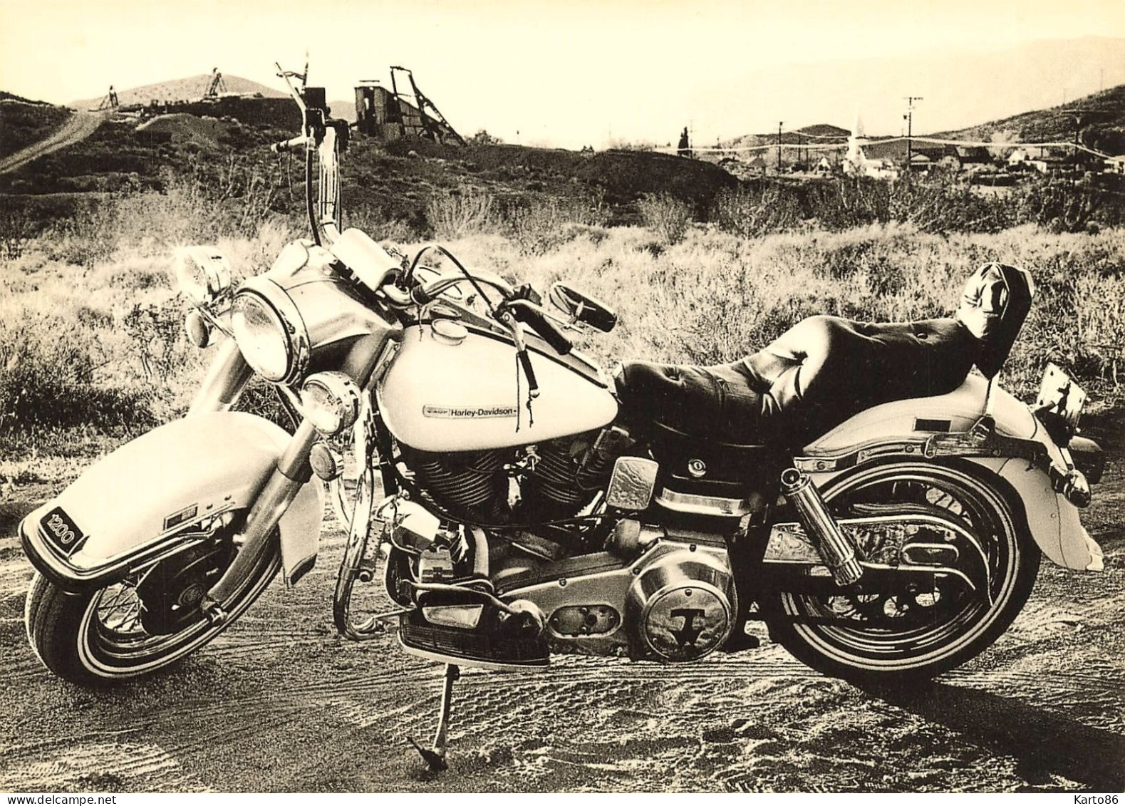 Moto Ancienne HARLEY DAVIDSON * Thème Motos Transport Motocyclette * Harley Davidson - Motorbikes