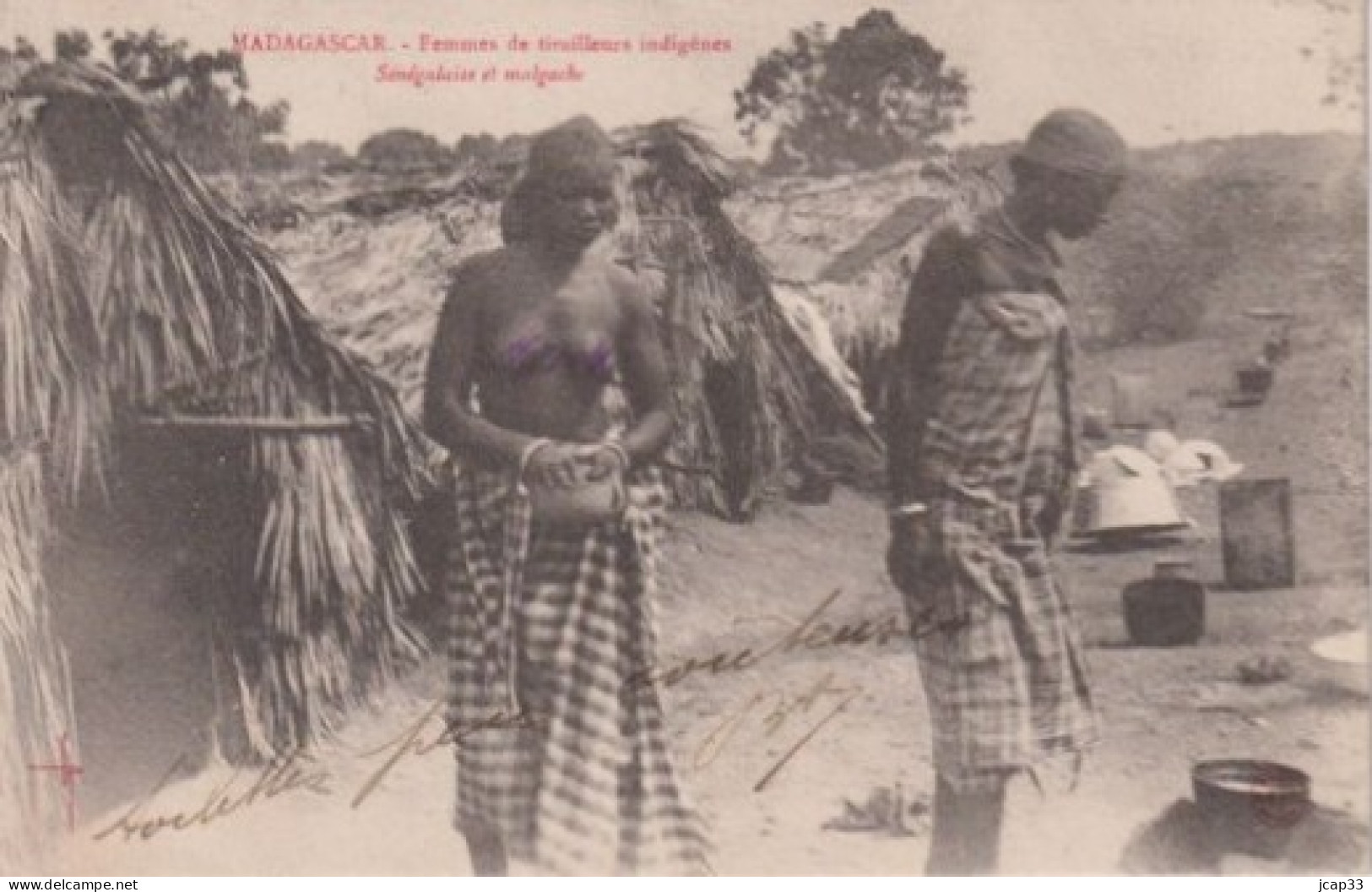 MADAGASCAR  -  Femmes De Tirailleurs Indigènes  -  Sénégalaise Et Malgache  - - Madagaskar