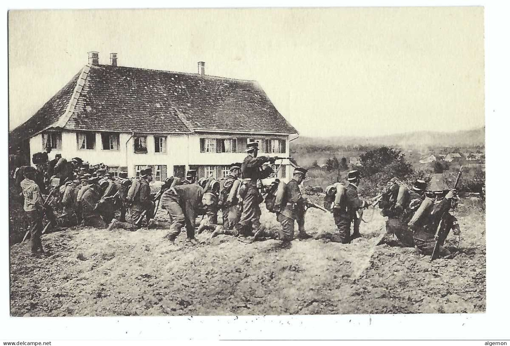 32476 -  Armée Suisse Militaires Devant Ferme Publicité Gala Peter Chocolat Au Lait Delta Peter Cho-Kohler - Reclame