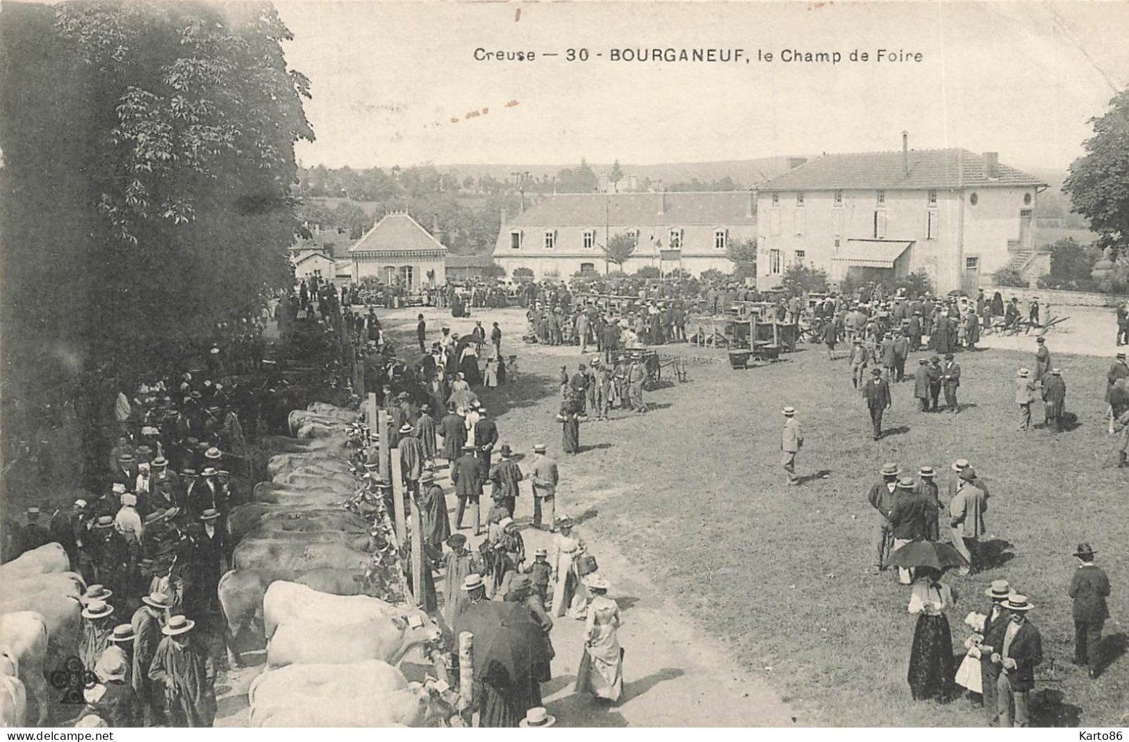 Bourganeuf * Le Champ De Foire * Marché Aux Bestiaux - Bourganeuf