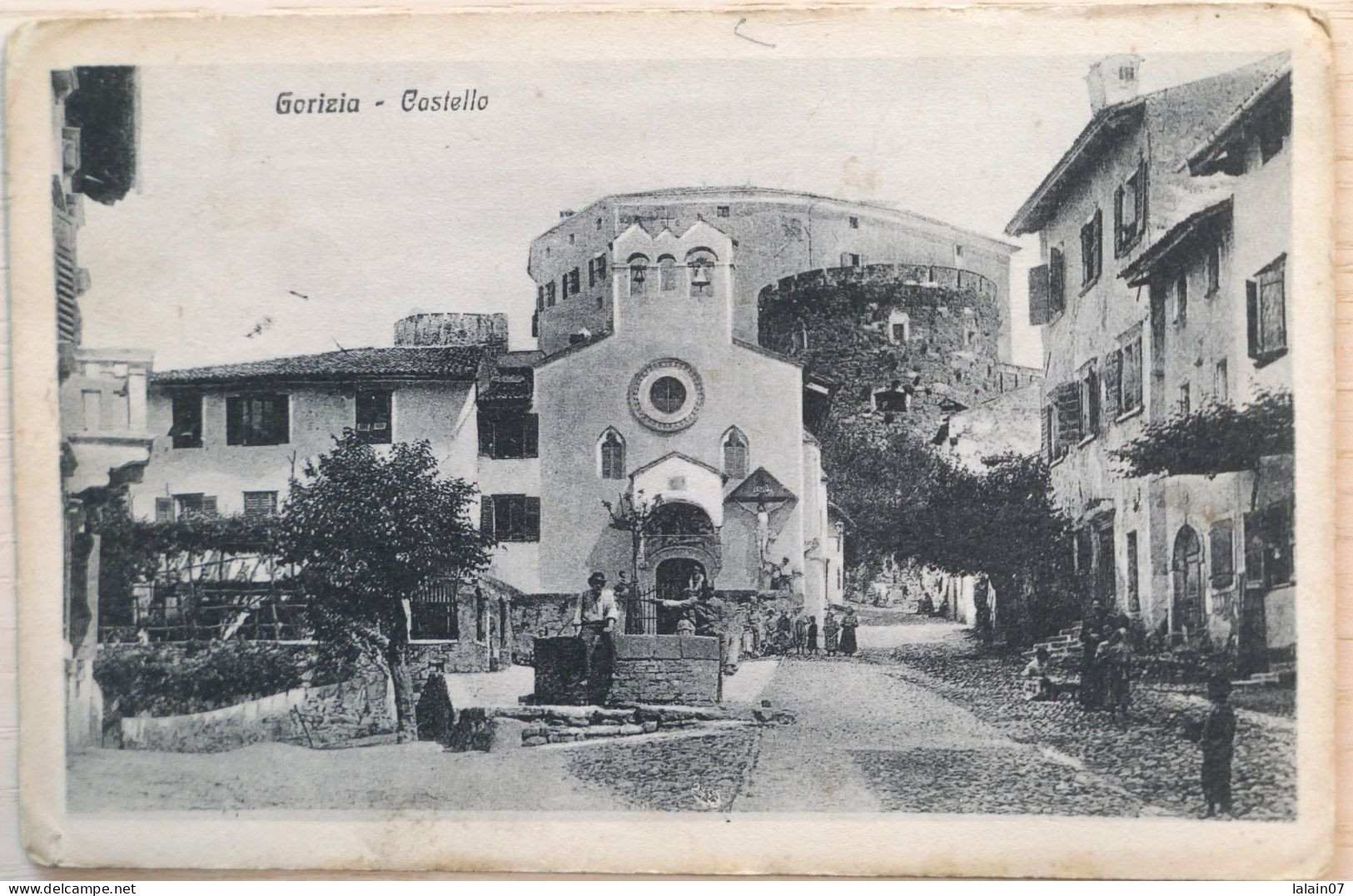 C. P. A. : Italia : GORIZIA : Castello, Timbres En 1920 - Gorizia